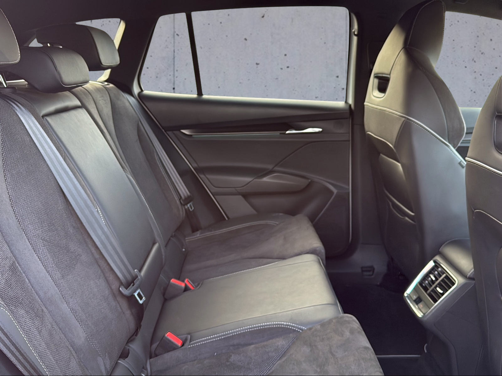 SKODA Enyaq iV 60 SportLine-image-4