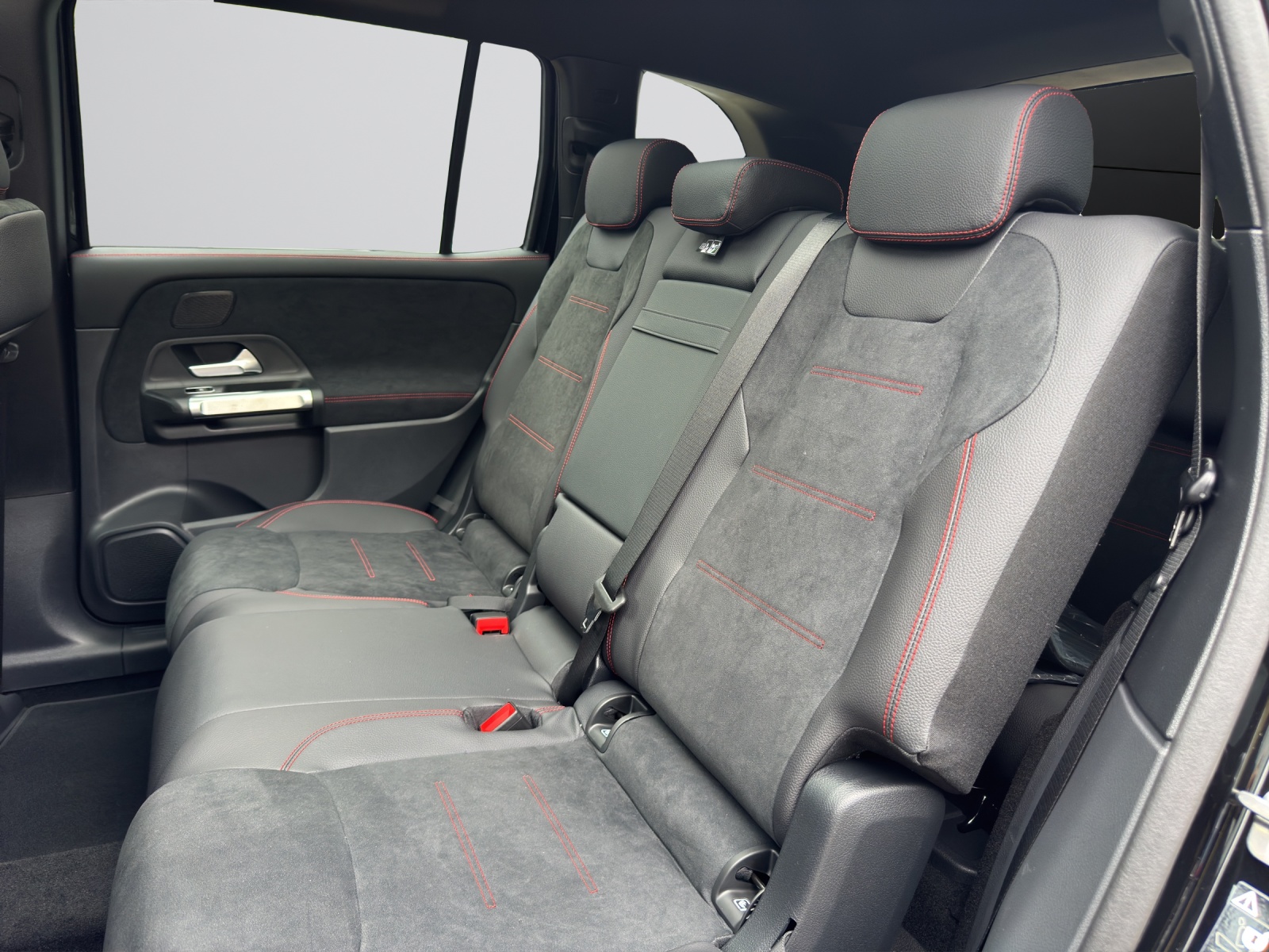 MERCEDES-BENZ GLB 220 4Matic 8G-Tronic-image-8