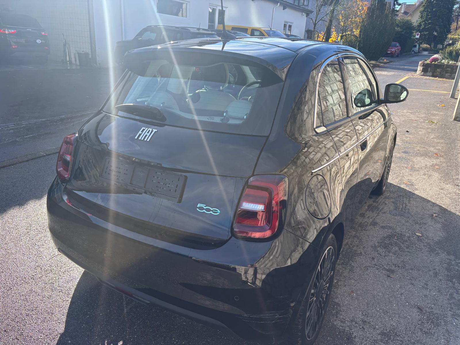 FIAT 500 3+1 electric 87 kW La Prima-image-3