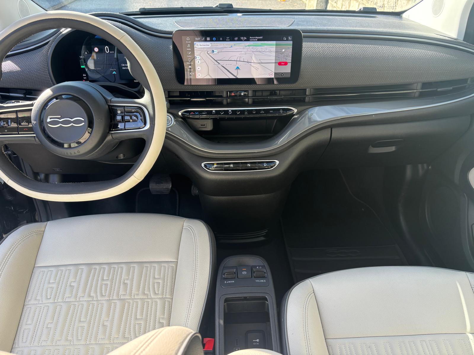 FIAT 500 3+1 electric 87 kW La Prima-image-4