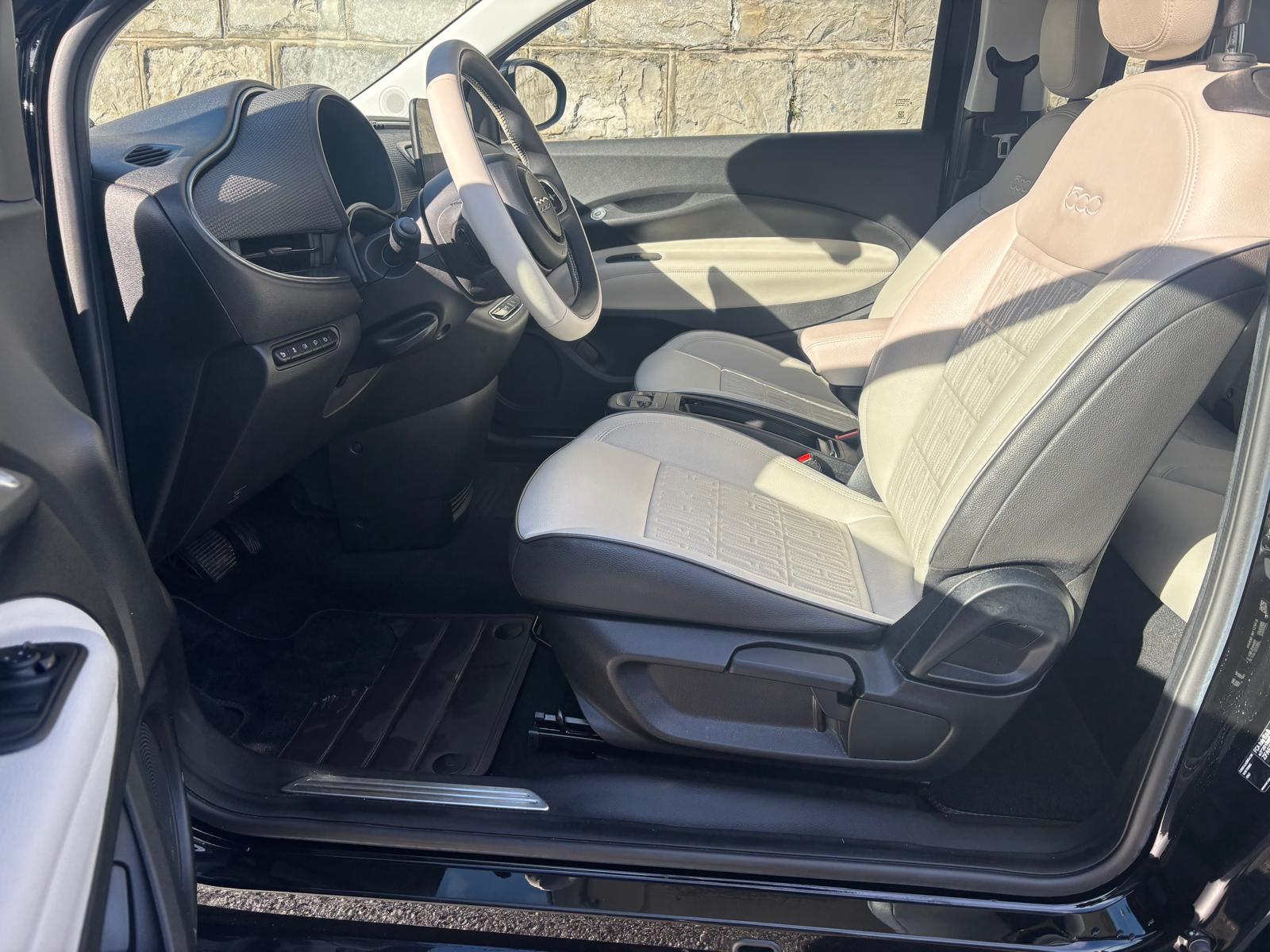 FIAT 500 3+1 electric 87 kW La Prima-image-5
