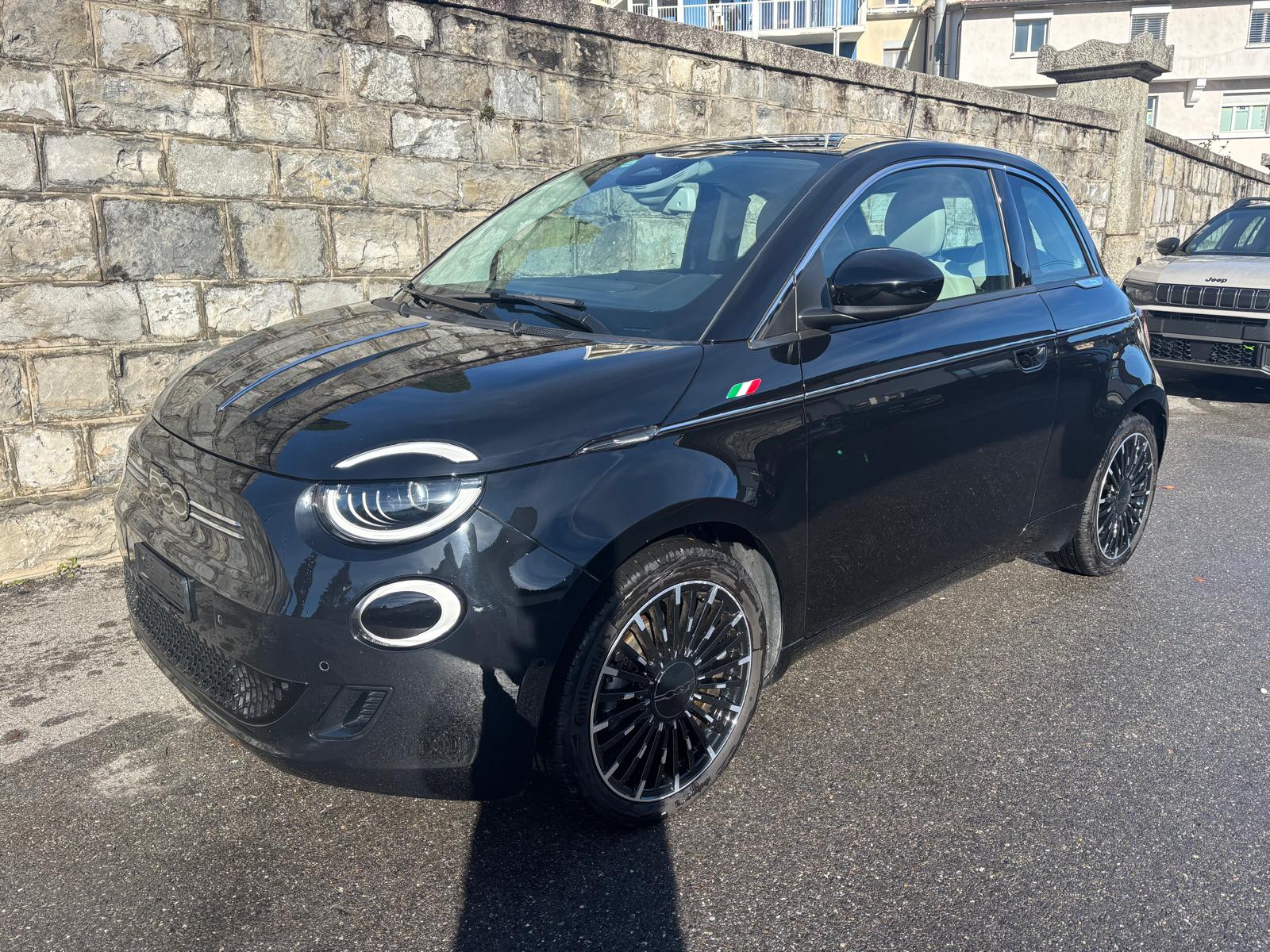 FIAT 500 3+1 electric 87 kW La Prima-image-2