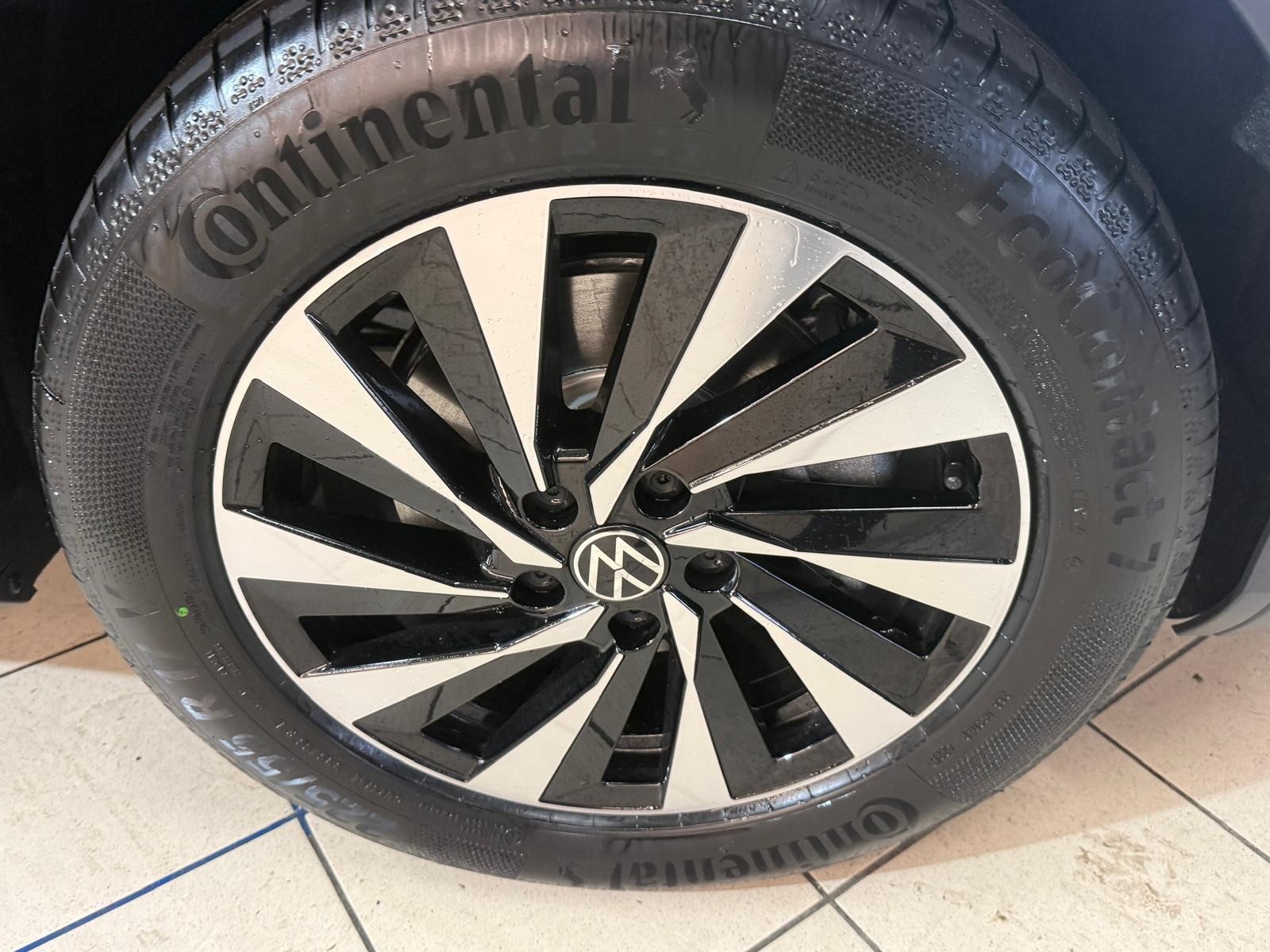 VW T-Roc 1.5 eTSI mHEV Life DSG-image-4