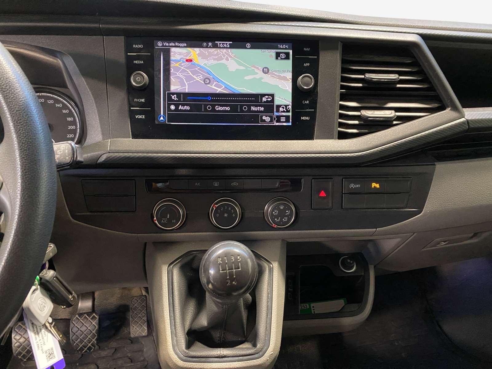 VW T6.1 2.0 TDI-image-10