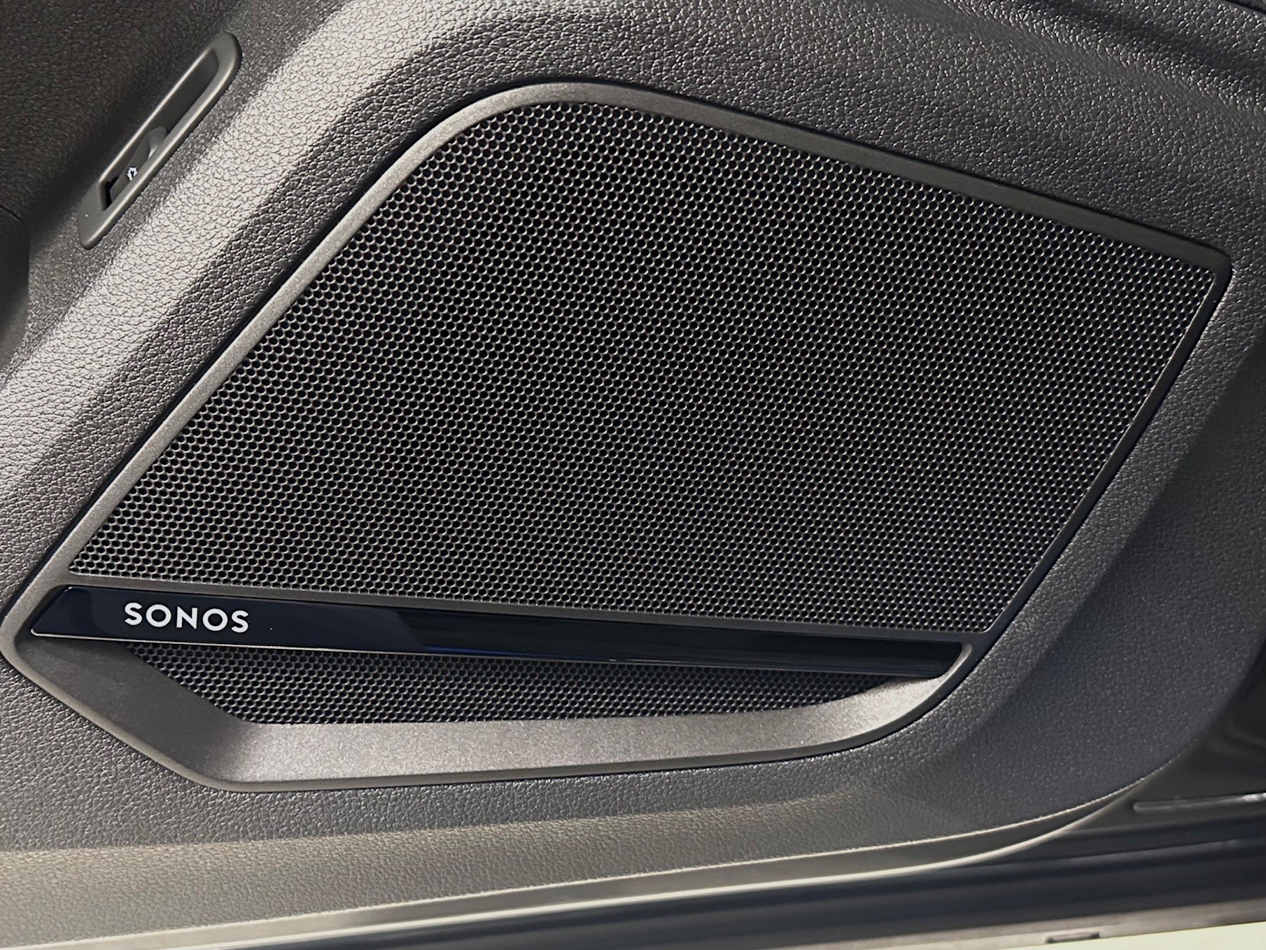 AUDI Q2 40 TFSI S line Attraction quattro S-tronic-image-13