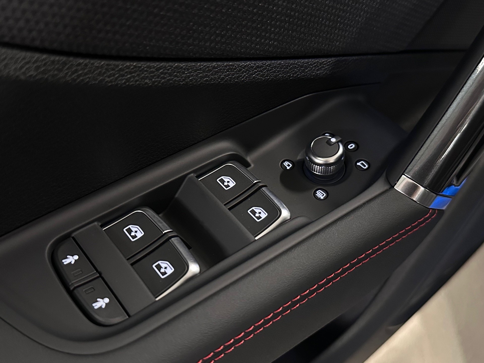 AUDI Q2 40 TFSI S line Attraction quattro S-tronic-image-12