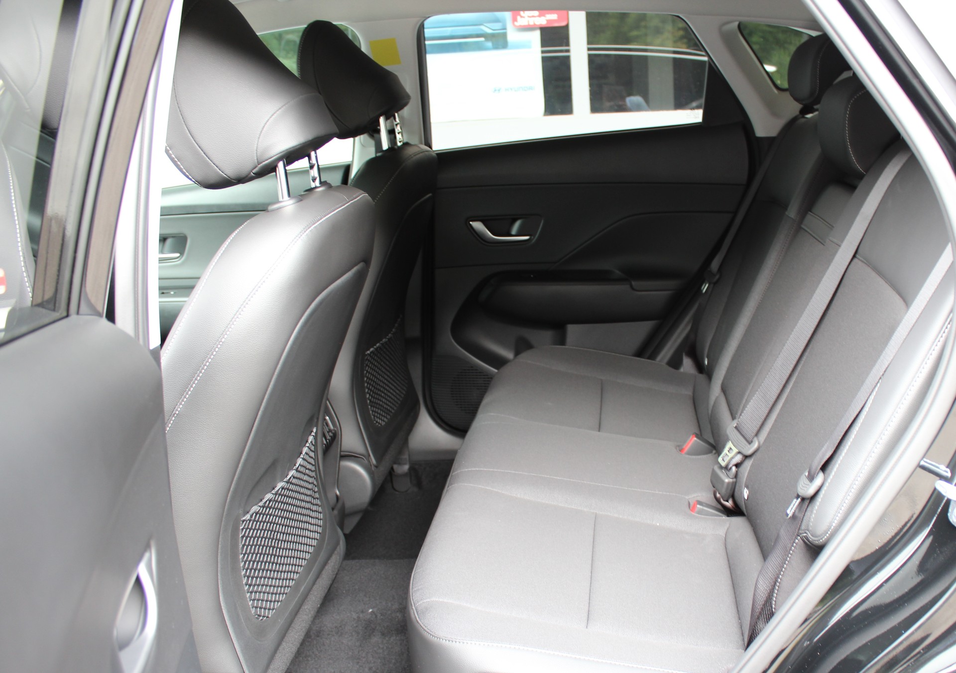 HYUNDAI Kona 1.6 GDi HEV Amplia DCT-image-9