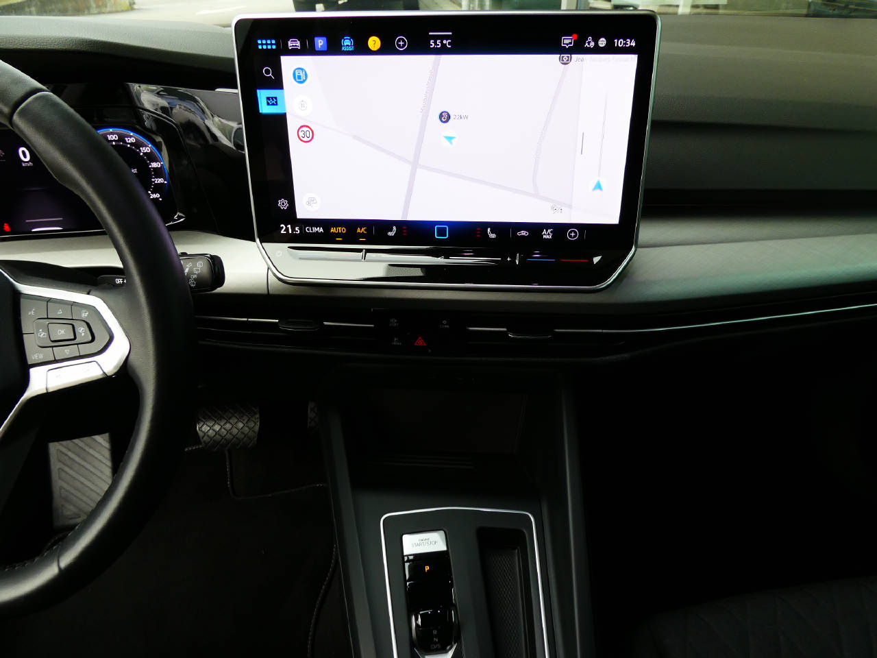 VW Golf VIII Variant 1.5 eTSI Life DSG-image-12