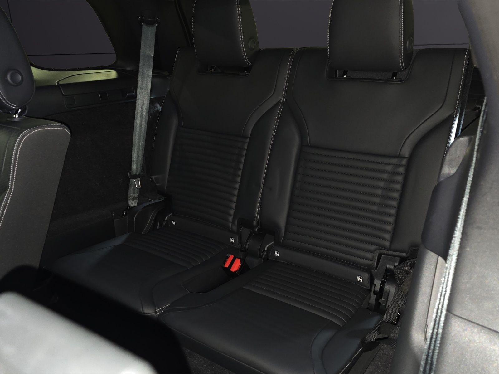LAND ROVER Discovery 3.0D I6 350 Dynamic SE AWD Automatic-image-21