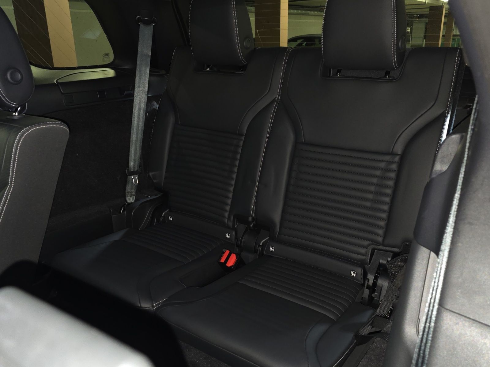 LAND ROVER Discovery 3.0D I6 350 Dynamic SE AWD Automatic-image-22