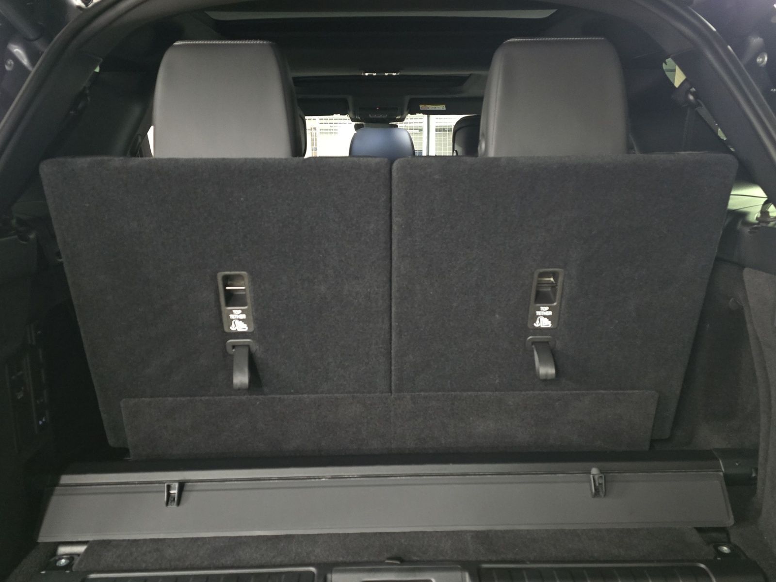 LAND ROVER Discovery 3.0D I6 350 Dynamic SE AWD Automatic-image-26