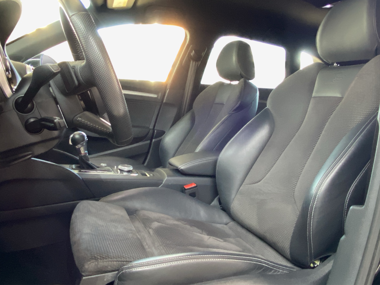 AUDI S3 Sportback 2.0 TFSI quattro S-tronic-image-7