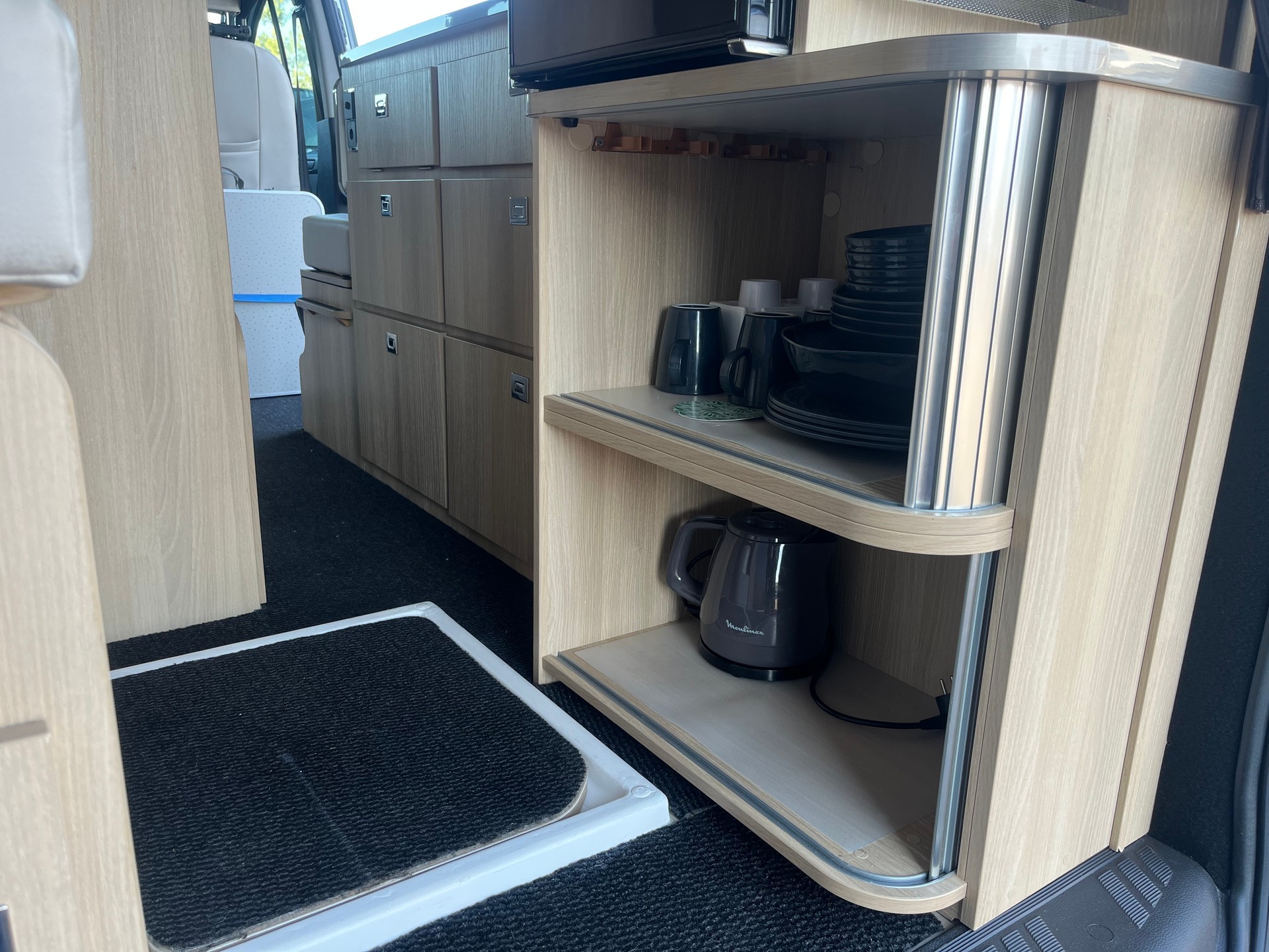 FORD Transit Custom 320 L1H1 Camper Dreamer Cap Land-image-15