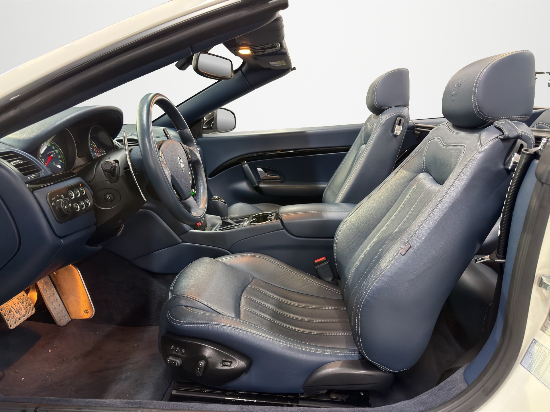 MASERATI GranCabrio Automatica-image-8