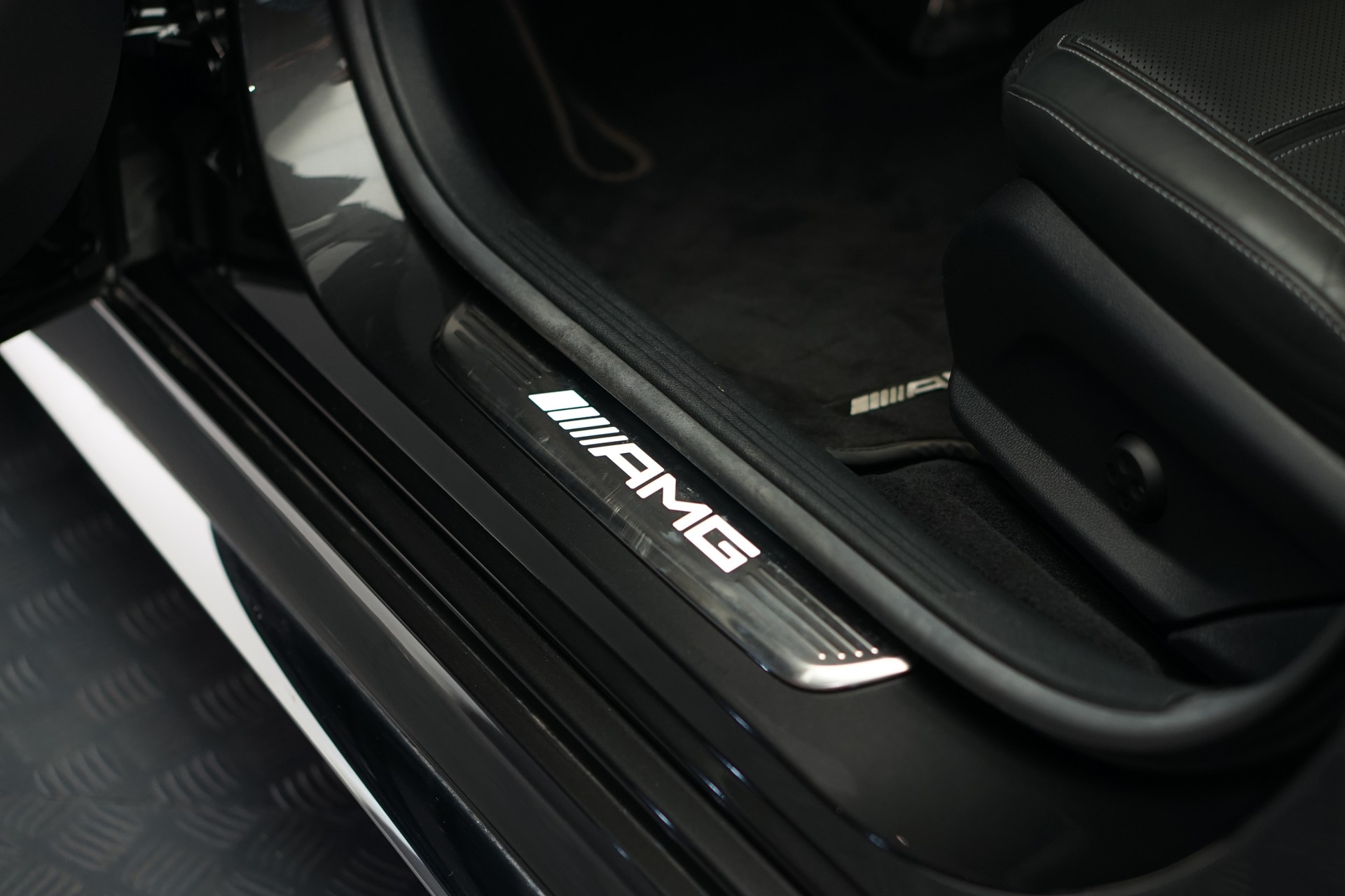 MERCEDES-BENZ AMG GT 4 63 S 4Matic+ Speedshift MCT *AHK* *Burmester* *Keramik Bremsanlage*-image-38