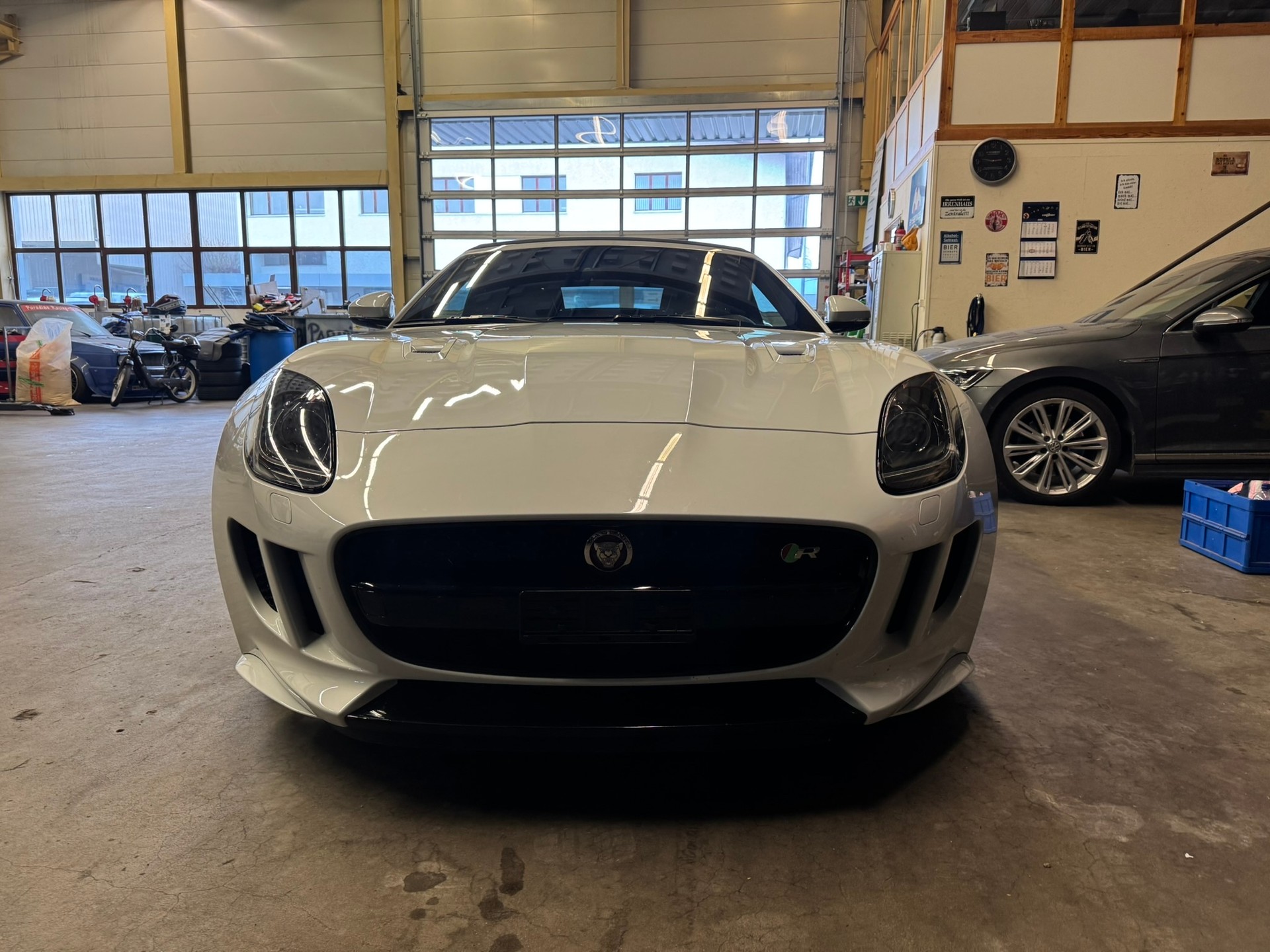 JAGUAR F-Type Convertible R 5.0 V8 S/C-image-1