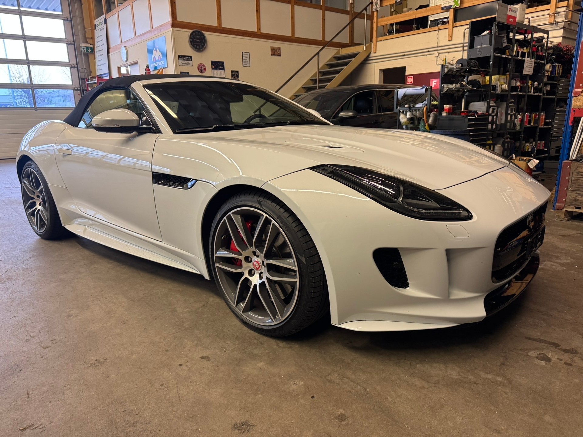 JAGUAR F-Type Convertible R 5.0 V8 S/C