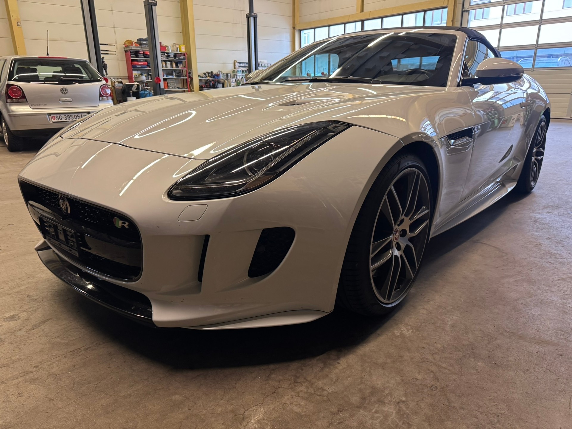 JAGUAR F-Type Convertible R 5.0 V8 S/C-image-2