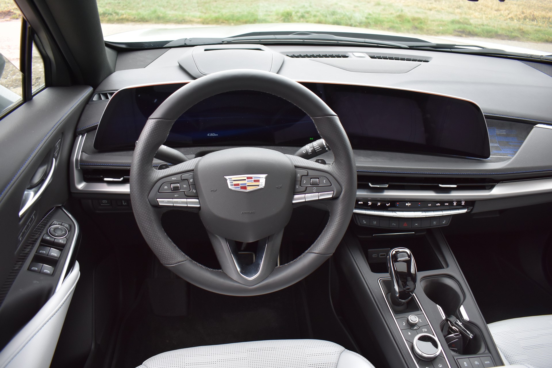 CADILLAC XT4 Sport AWD-image-8