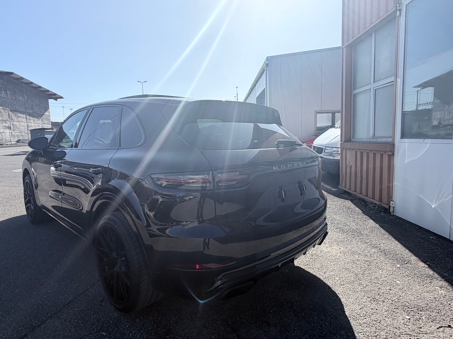 PORSCHE Cayenne-image-4