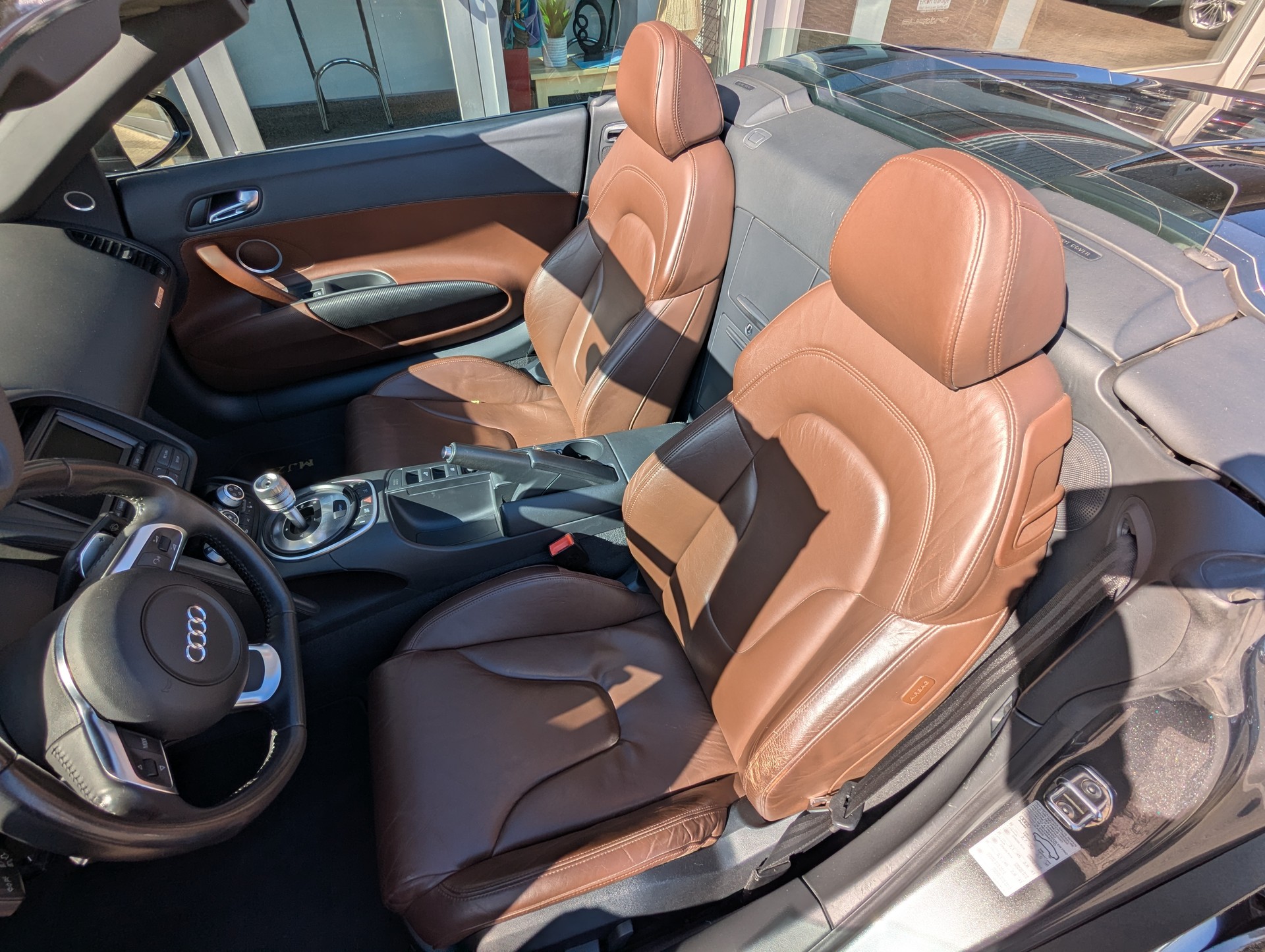 AUDI R8 Spyder 5.2 R-Tronic-image-8