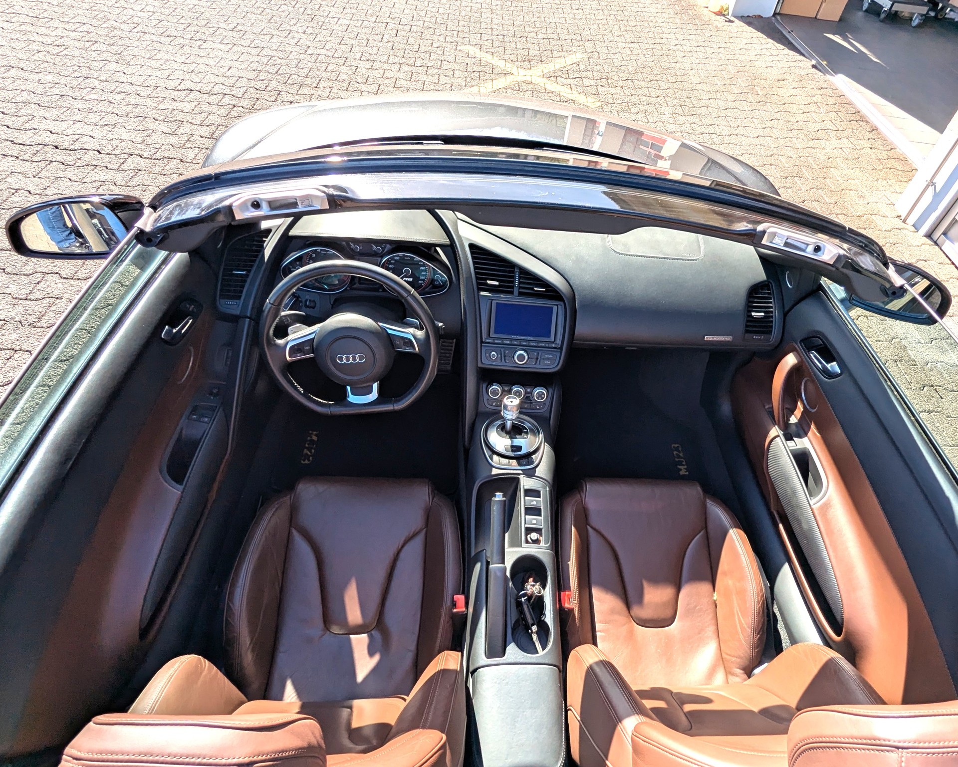 AUDI R8 Spyder 5.2 R-Tronic-image-7