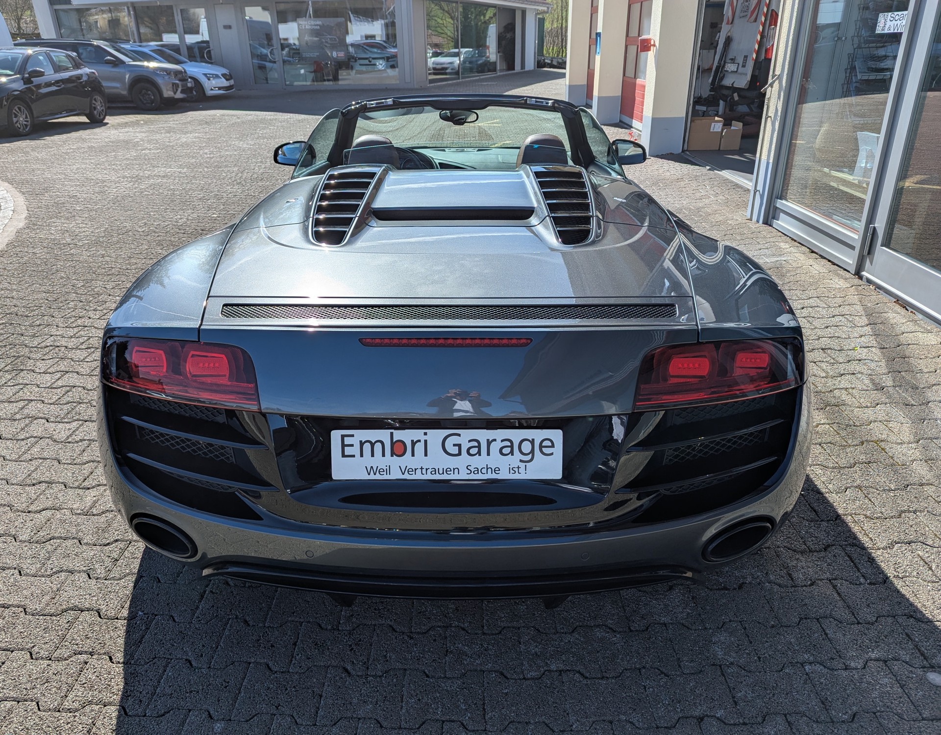 AUDI R8 Spyder 5.2 R-Tronic-image-5