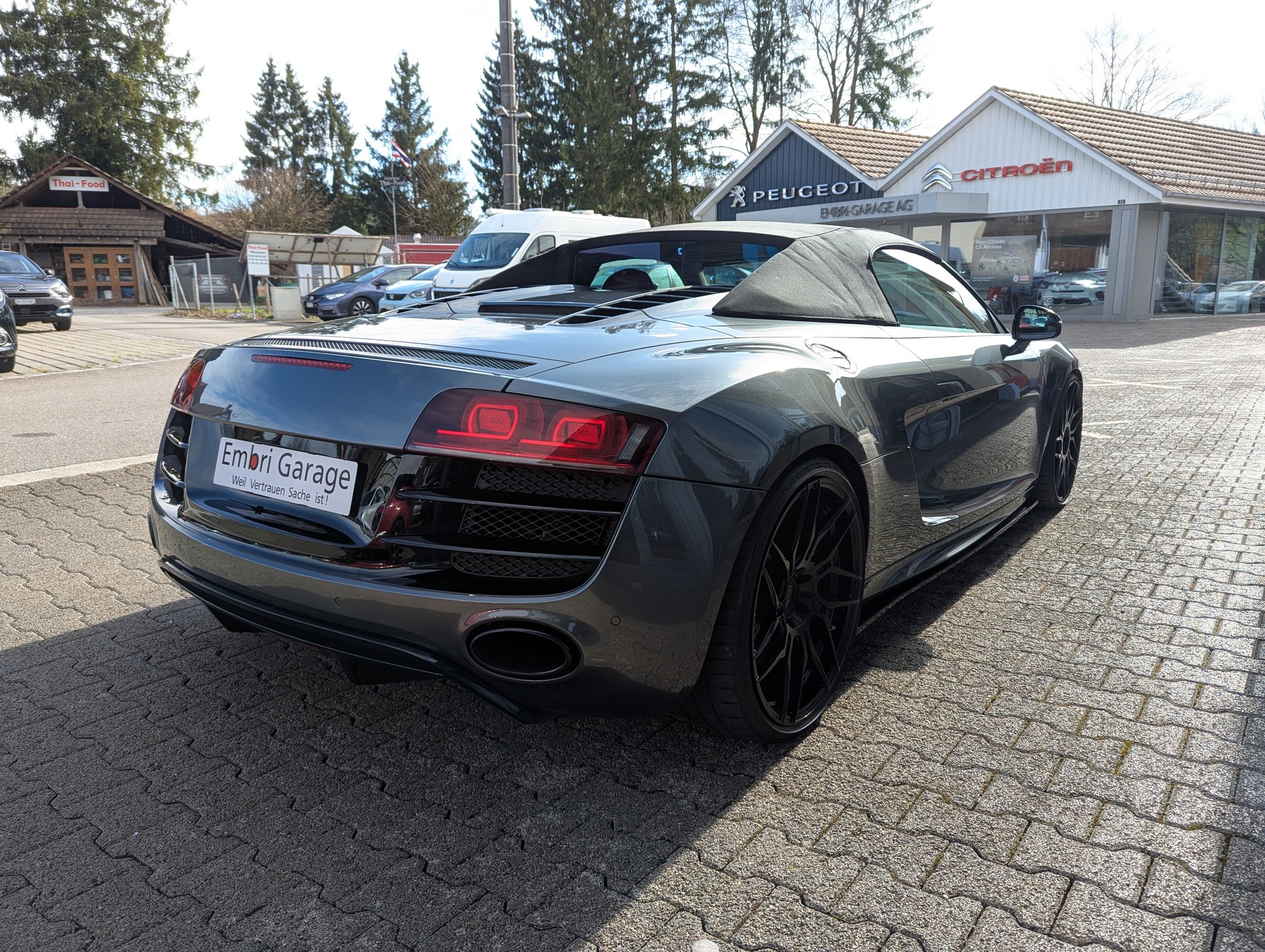 AUDI R8 Spyder 5.2 R-Tronic-image-6