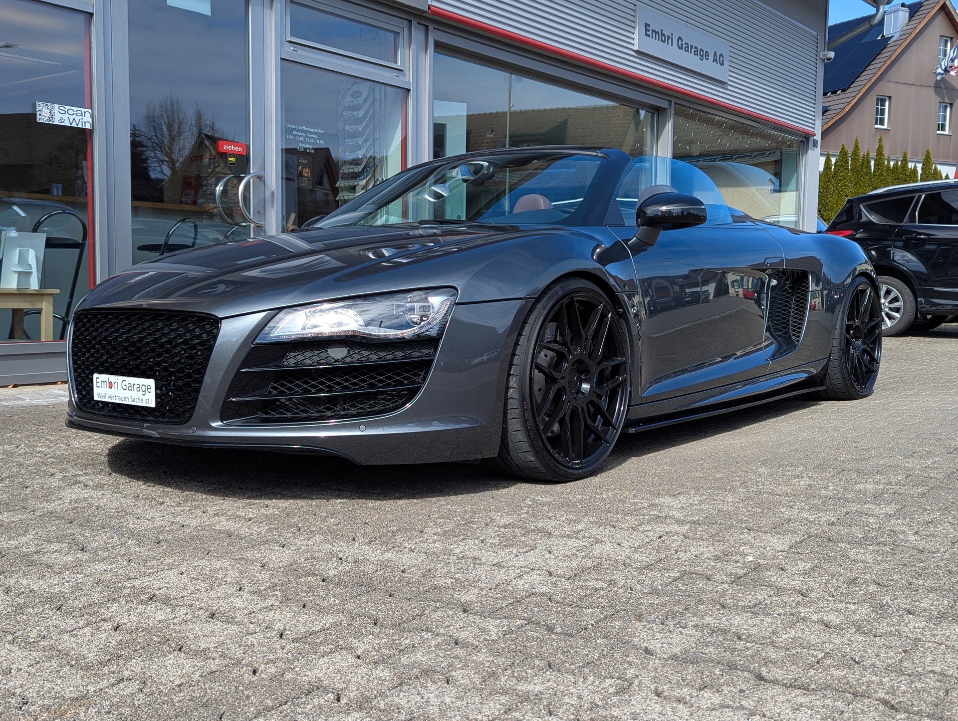 AUDI R8 Spyder 5.2 R-Tronic-image-2