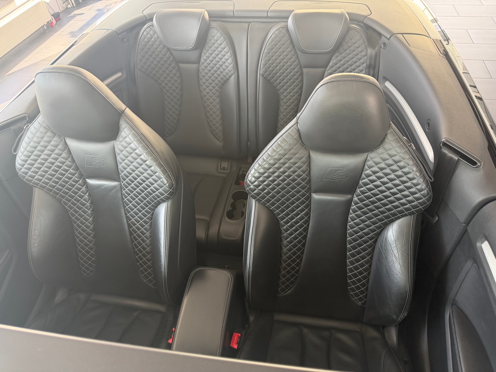AUDI S3 Cabriolet 2.0 TFSI quattro S-tronic-image-10
