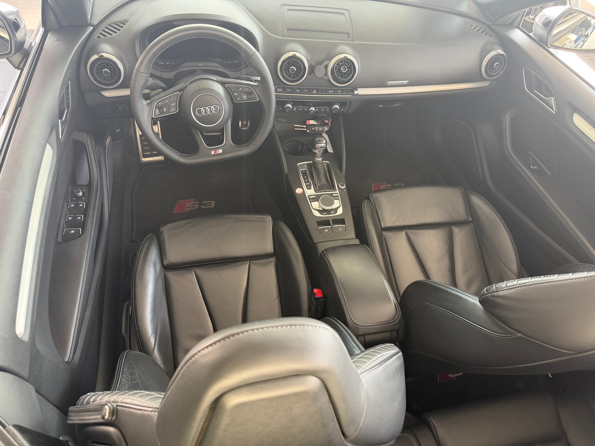 AUDI S3 Cabriolet 2.0 TFSI quattro S-tronic-image-11
