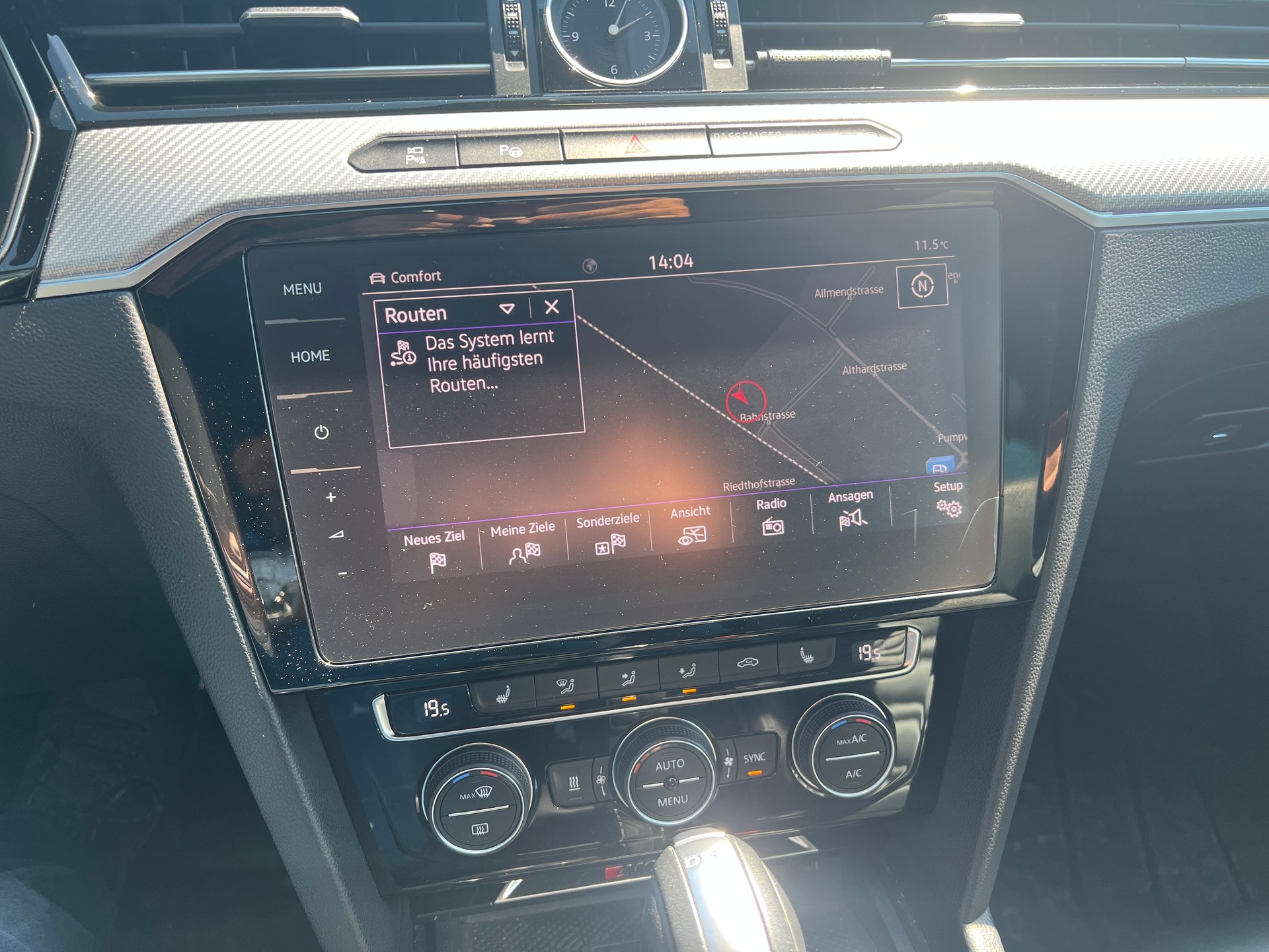 VW Passat Variant 2.0 TDI R-Line Paket - 360 Kamera- High. DSG 4Motion-image-21