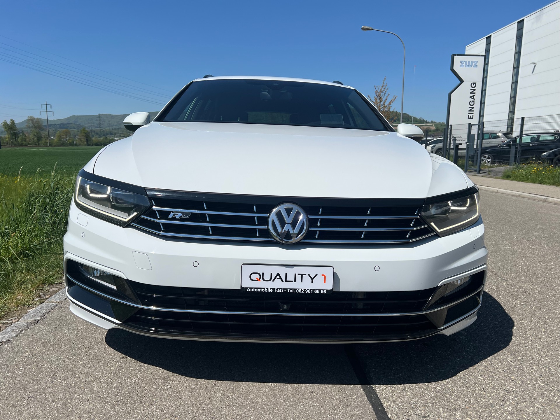 VW Passat Variant 2.0 TDI R-Line Paket - 360 Kamera- High. DSG 4Motion-image-7