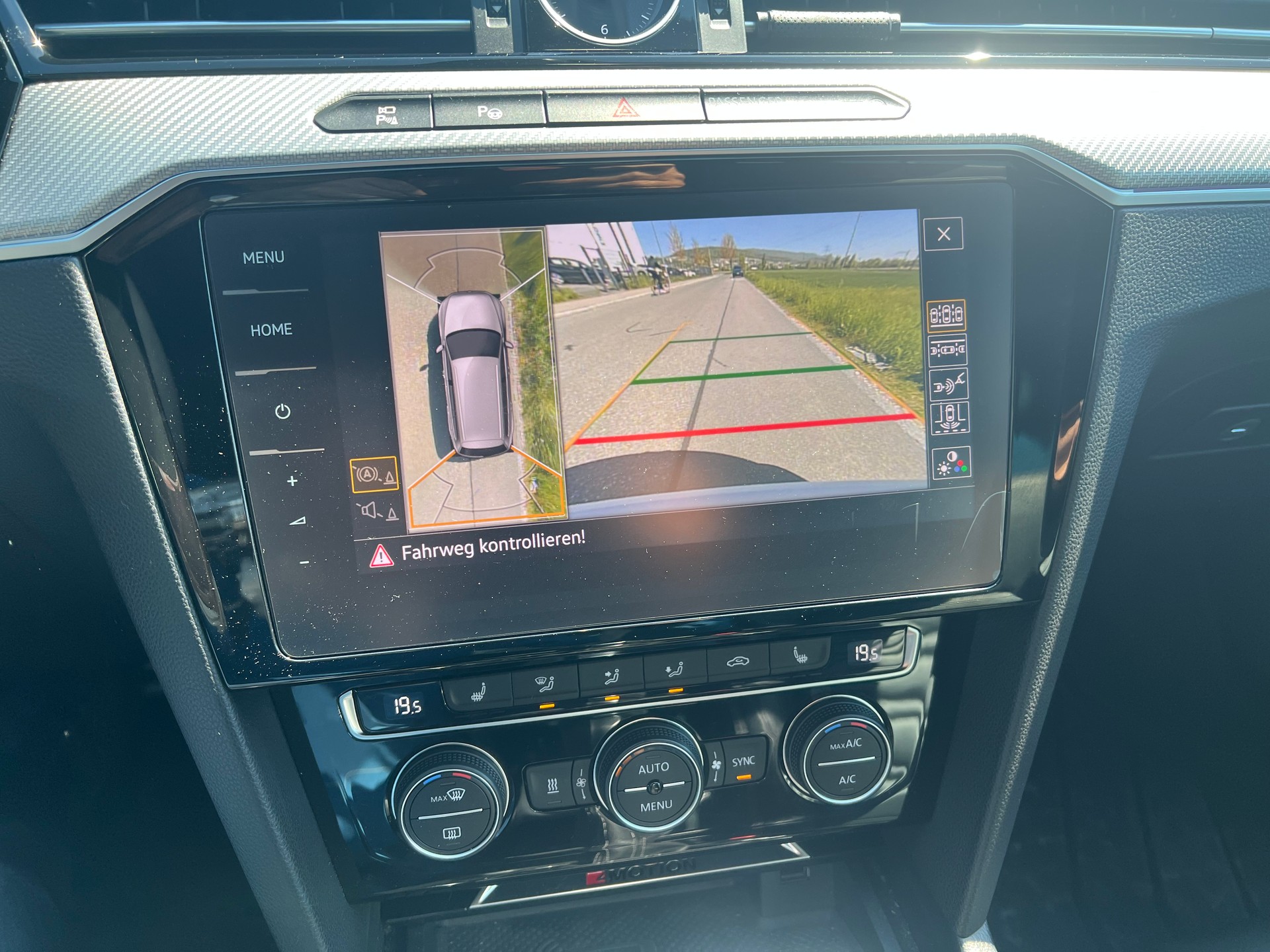VW Passat Variant 2.0 TDI R-Line Paket - 360 Kamera- High. DSG 4Motion-image-20