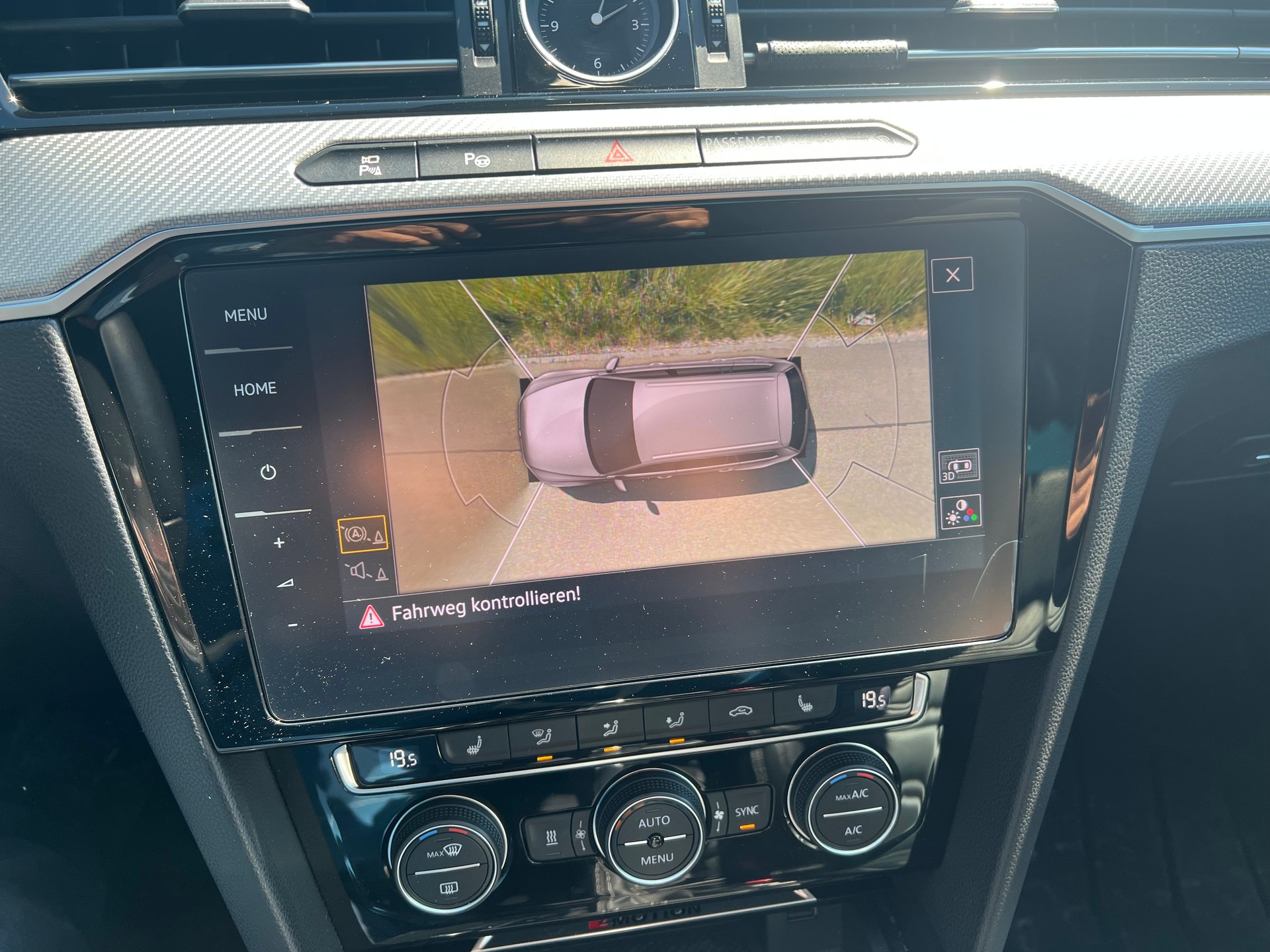 VW Passat Variant 2.0 TDI R-Line Paket - 360 Kamera- High. DSG 4Motion-image-22