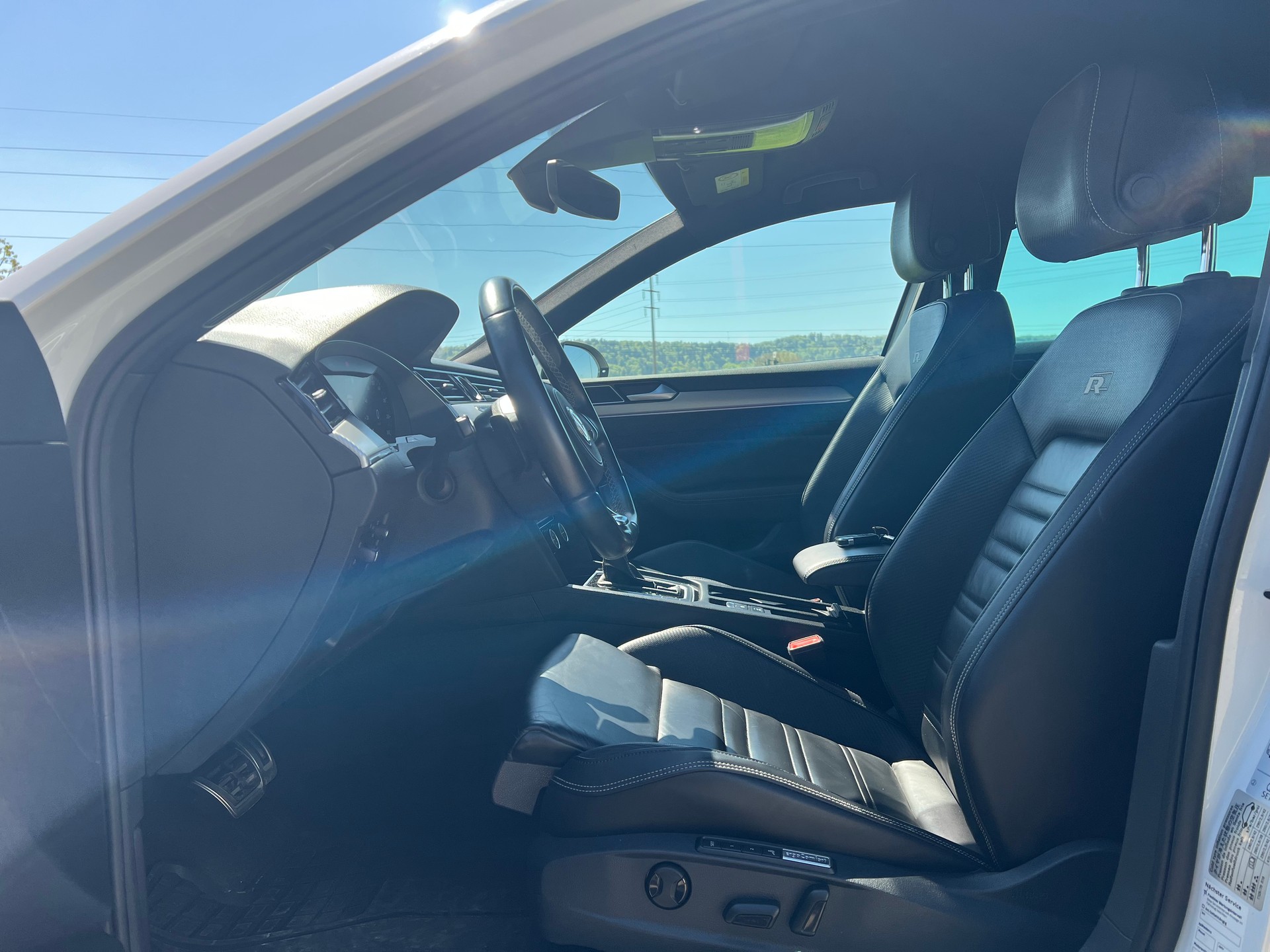 VW Passat Variant 2.0 TDI R-Line Paket - 360 Kamera- High. DSG 4Motion-image-24