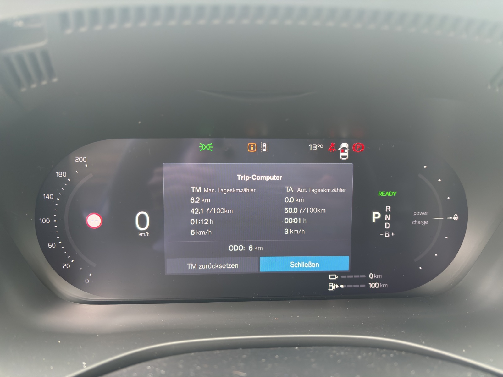 VOLVO XC60 2.0 T6 TE Plus Dark eAWD-image-2