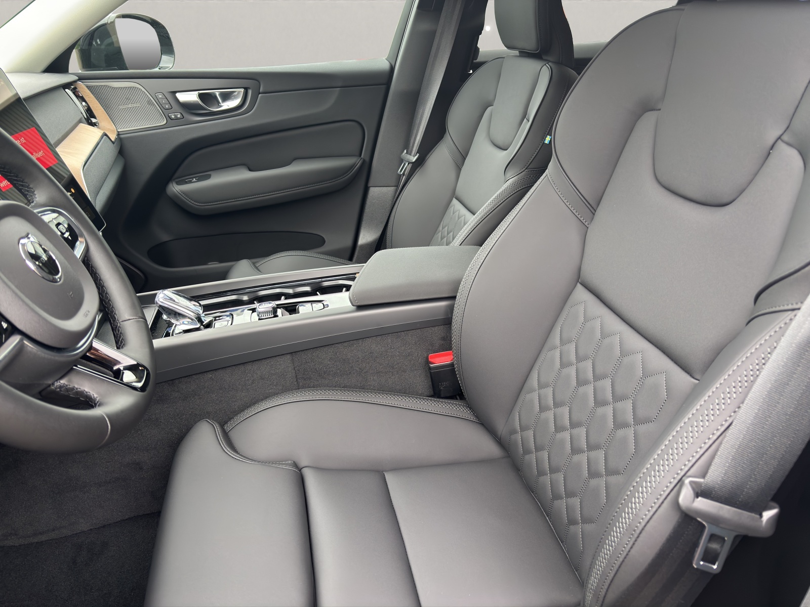 VOLVO XC60 2.0 T6 TE Plus Dark eAWD-image-5