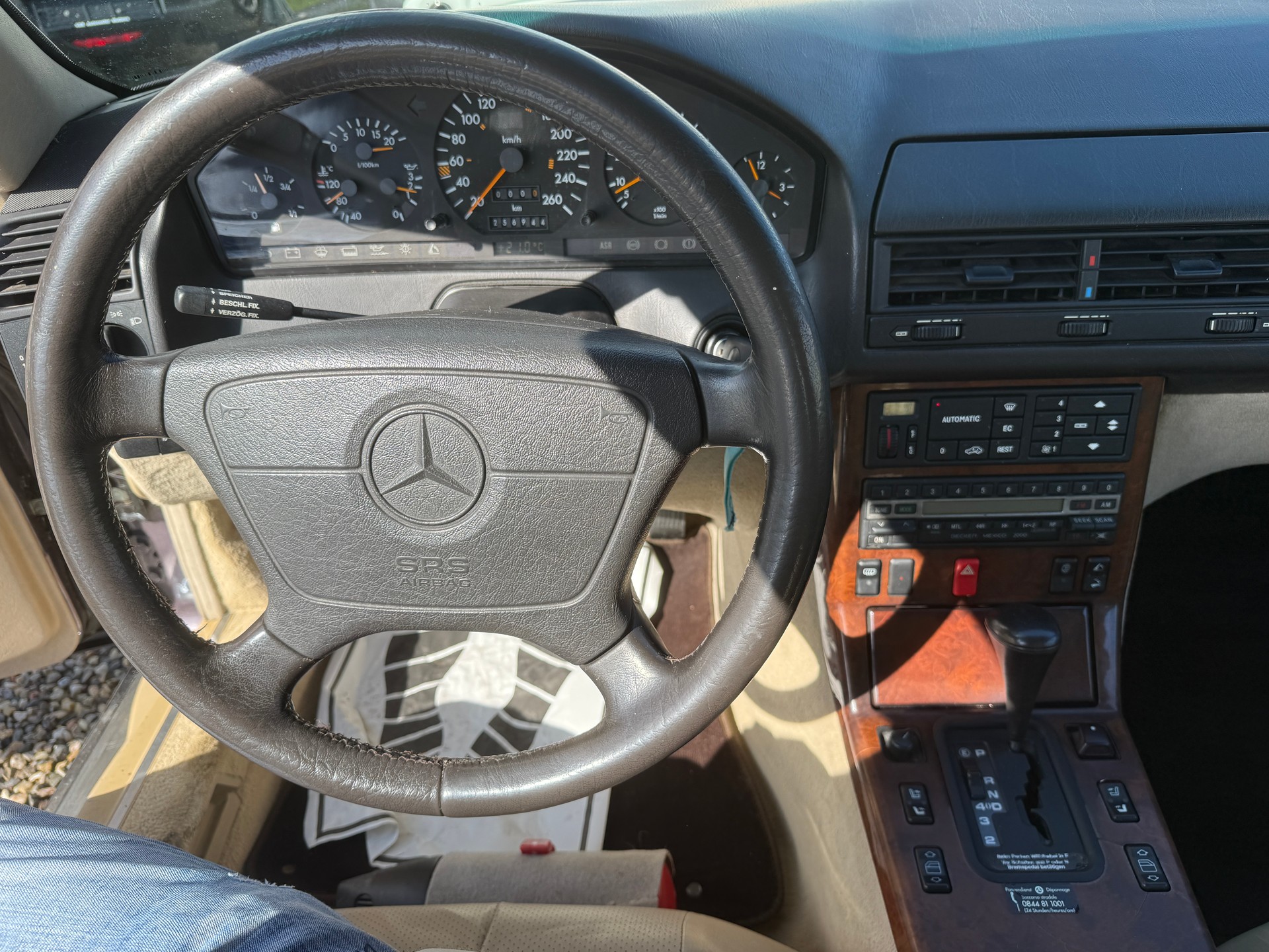 MERCEDES-BENZ SL 300-image-9