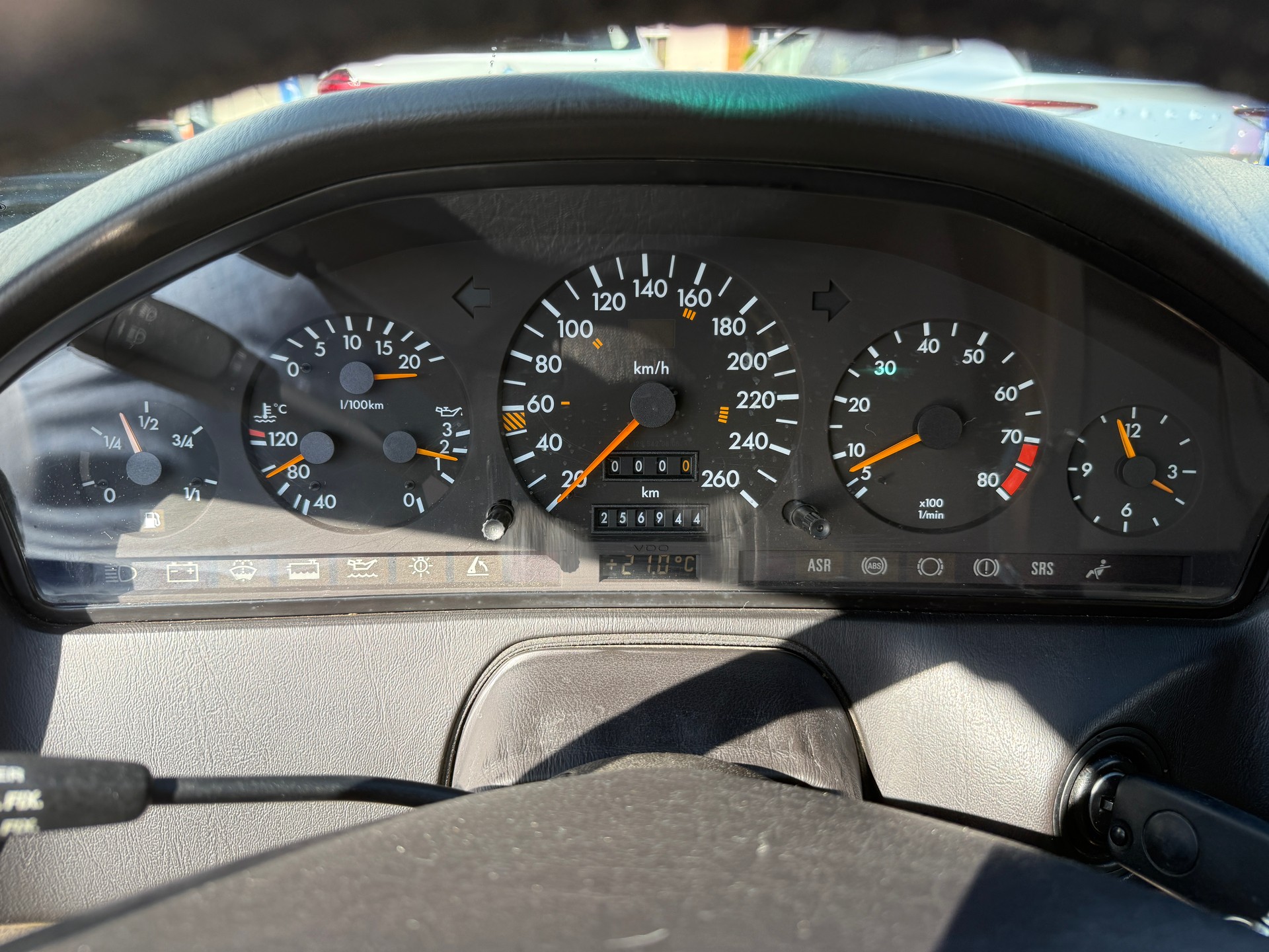 MERCEDES-BENZ SL 300-image-10