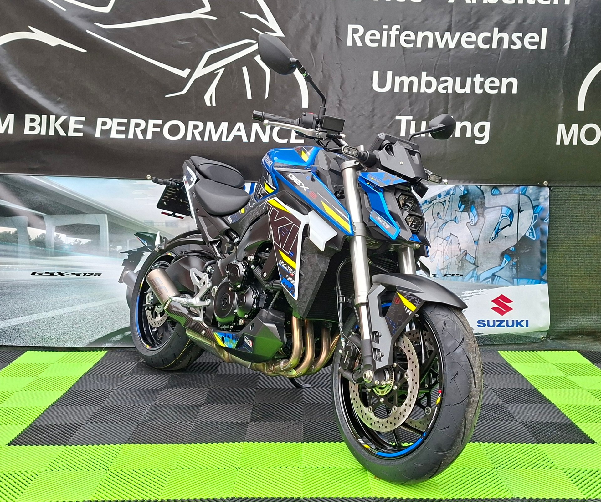 SUZUKI GSX-S 950 Falcon-showroom-element-1