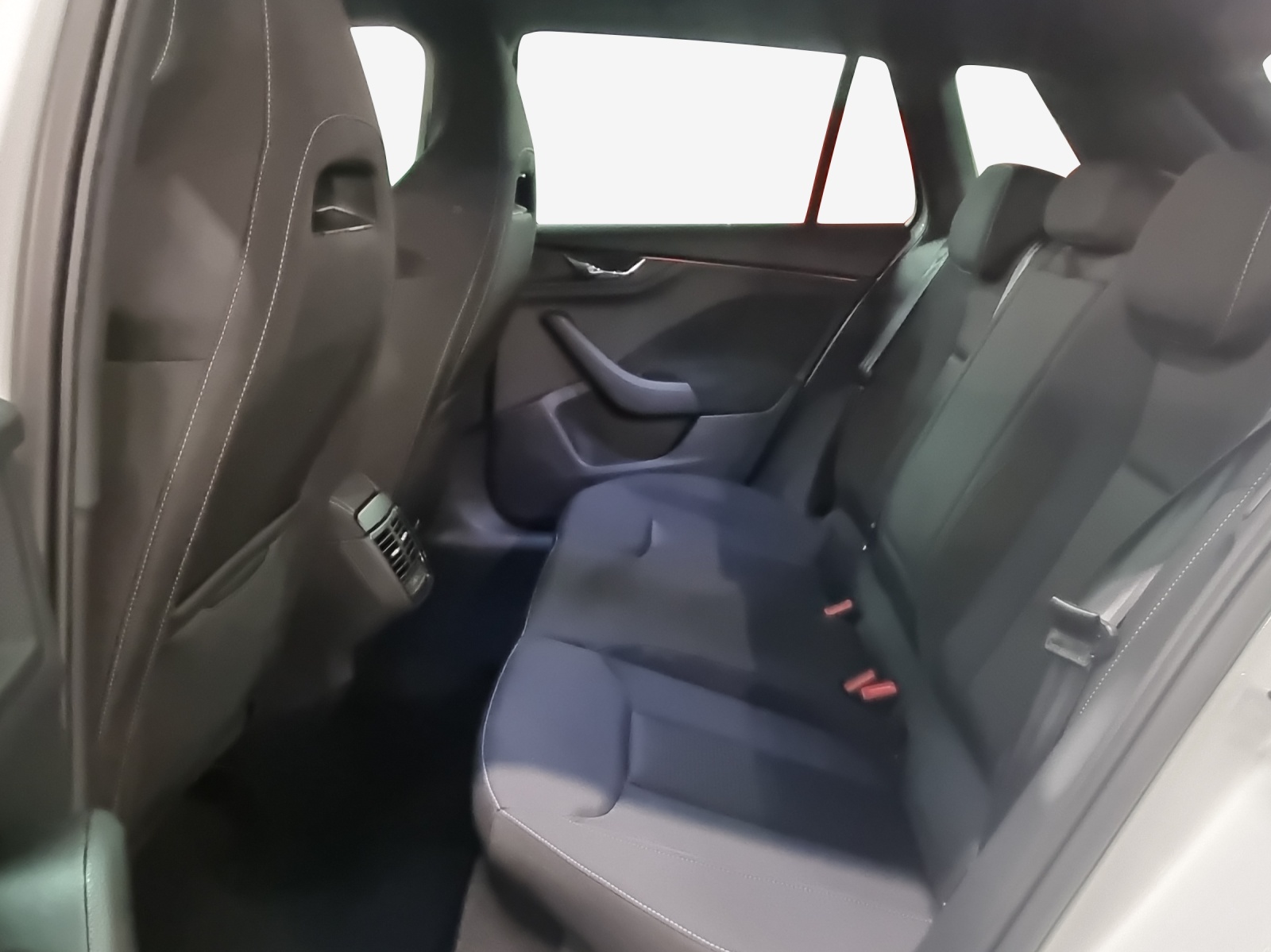 SKODA Kamiq 1.0 TSI Selection DSG-image-11