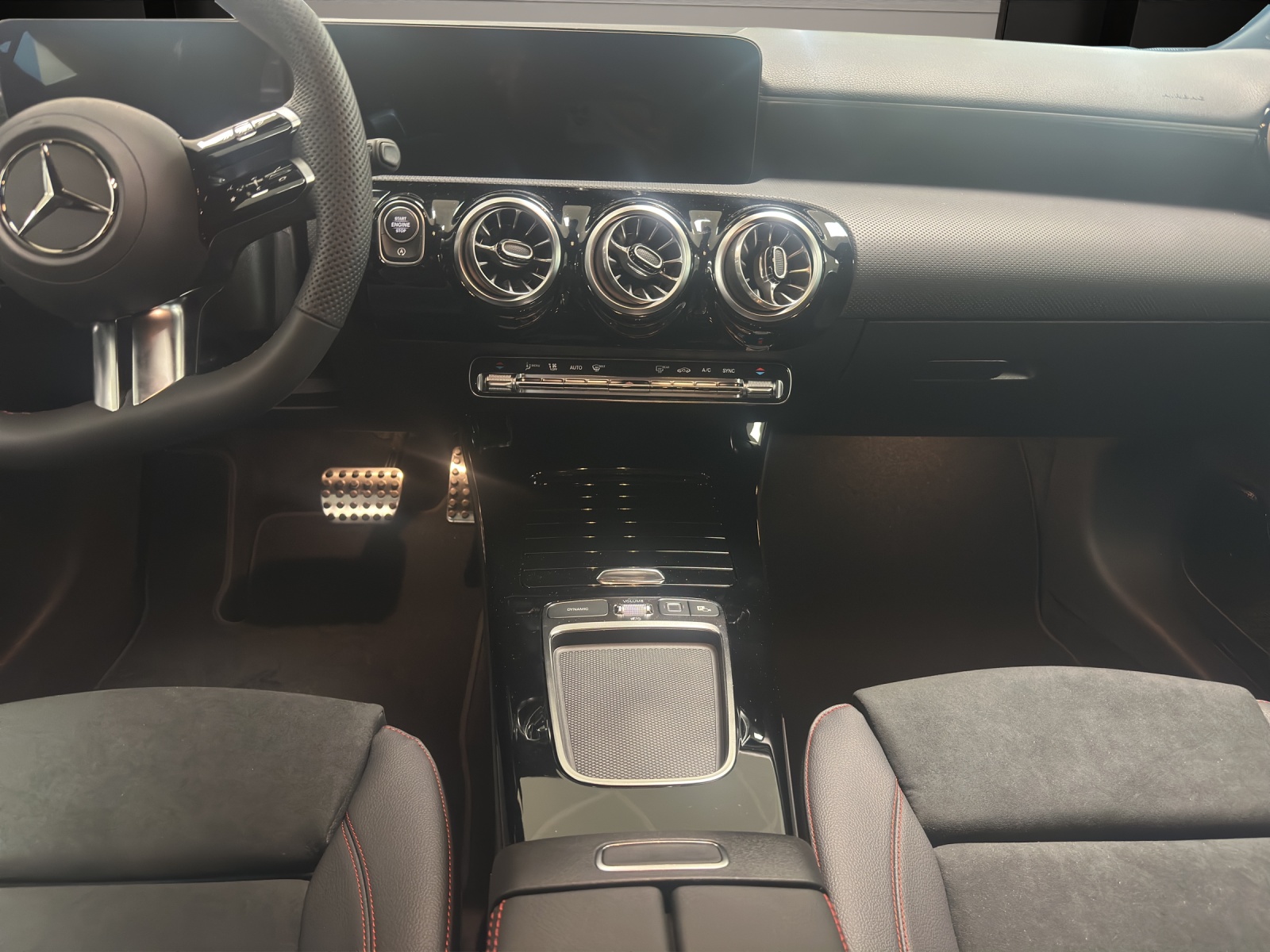 Image MERCEDES-BENZ A-220 A 220 4Matic 8G-DCT