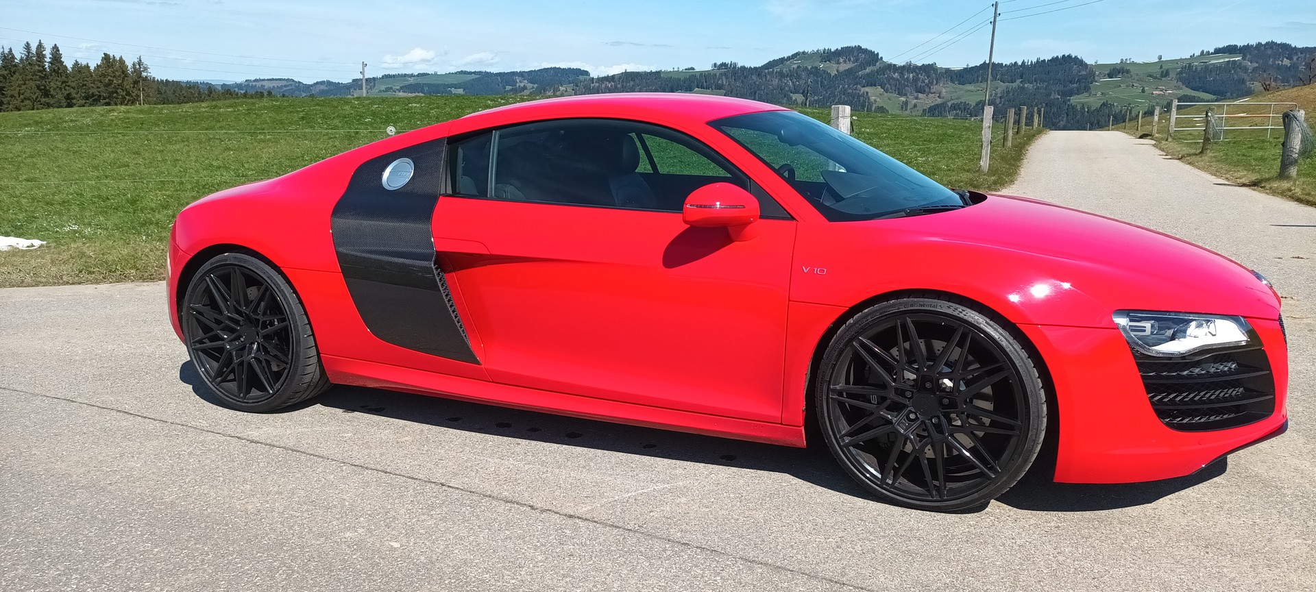 AUDI R8 5.2 V10-image-0