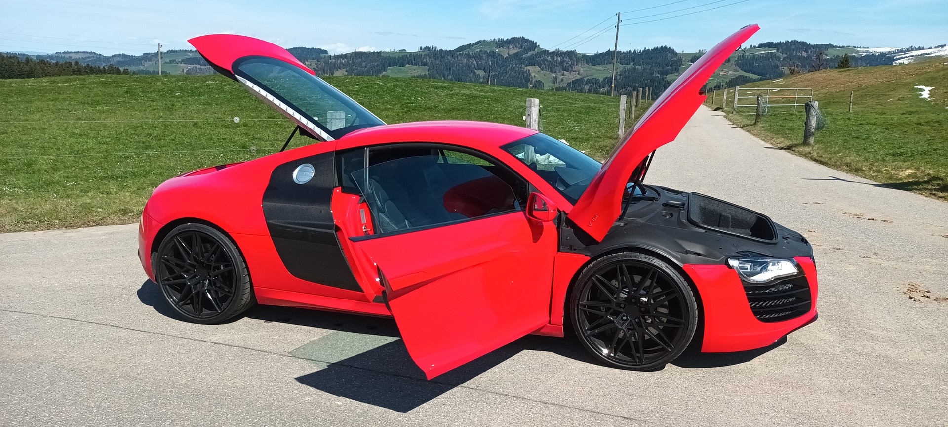 AUDI R8 5.2 V10-image-5