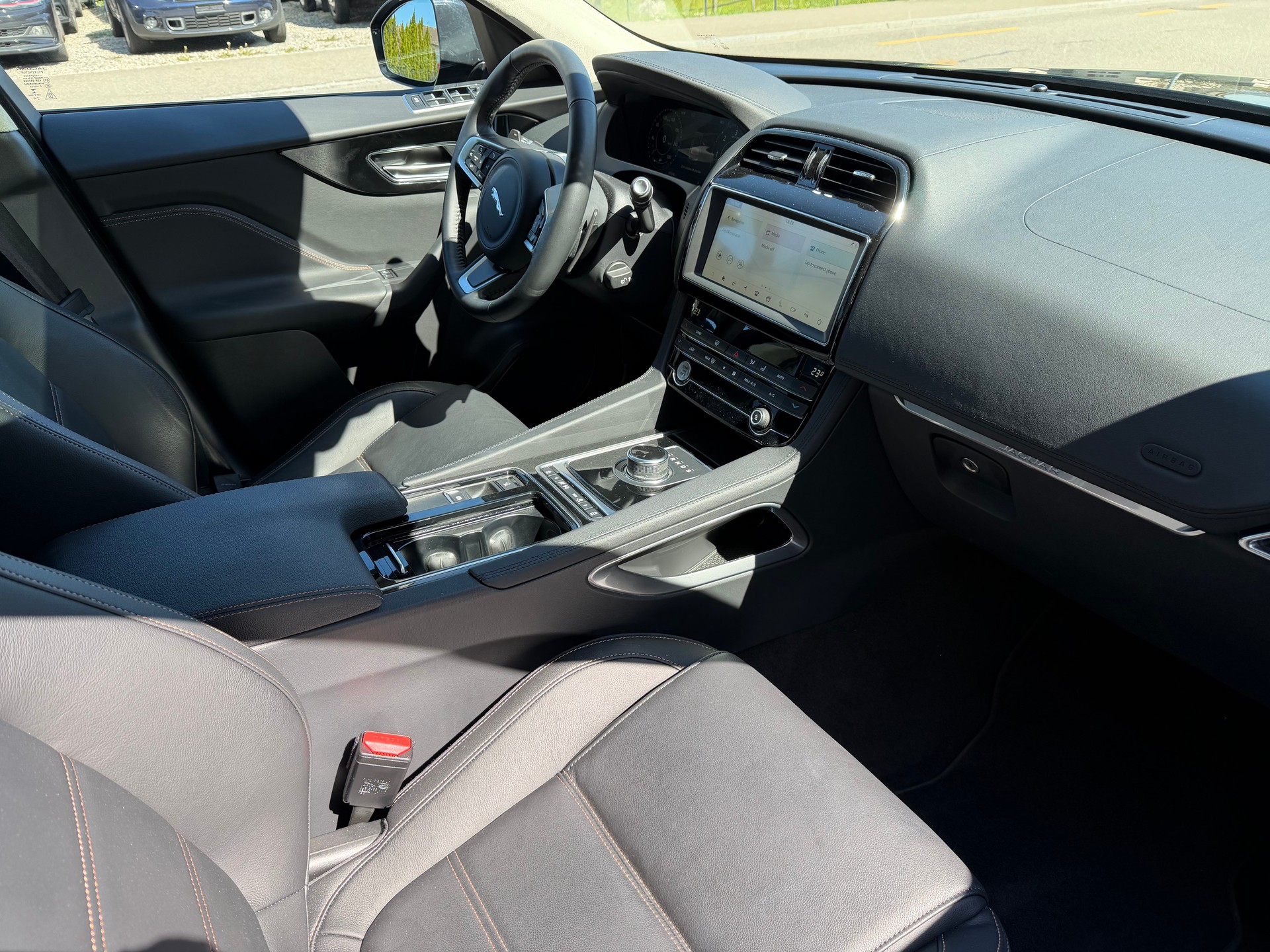 JAGUAR F-Pace 2.0d Prestige Automatik-image-7