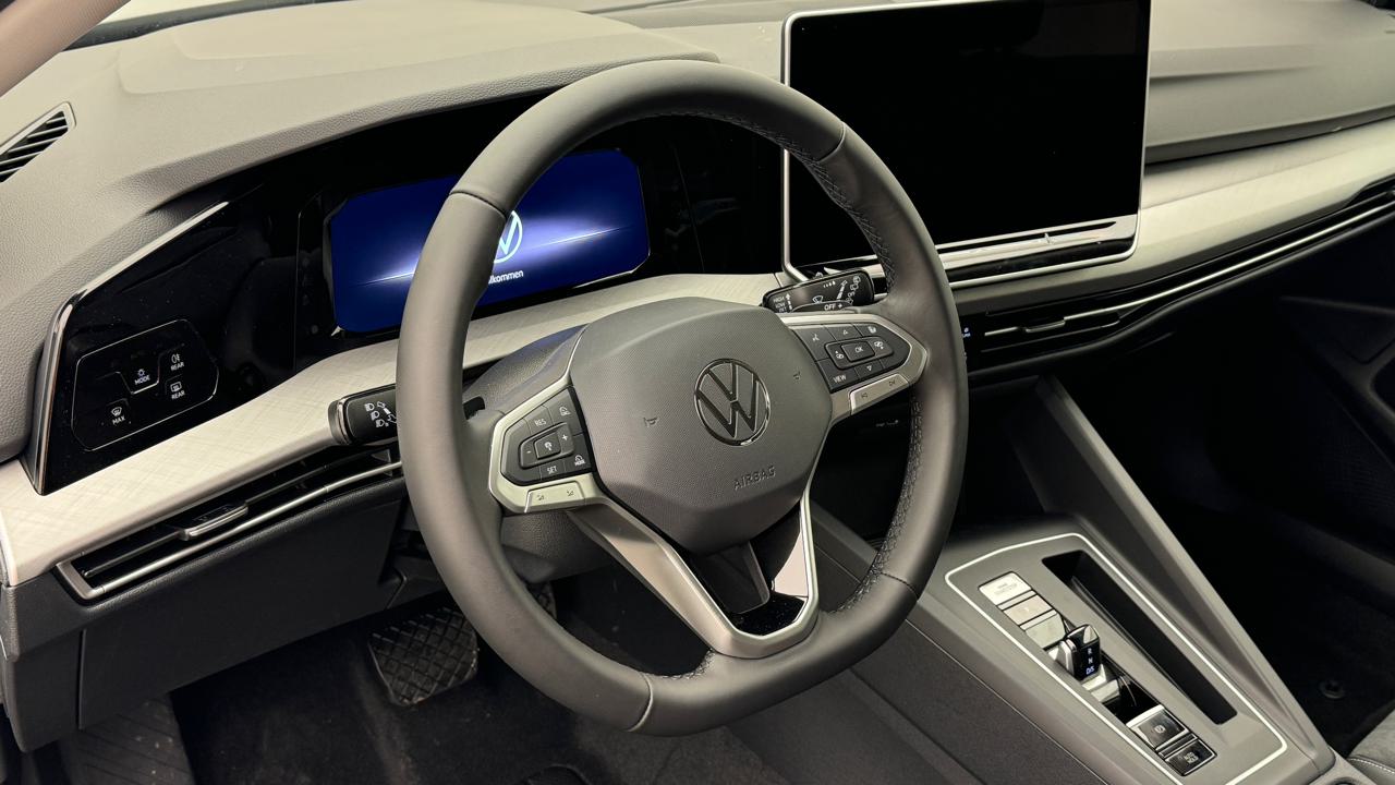 VW Golf VIII 1.5 TSI PHEV Limited-image-6