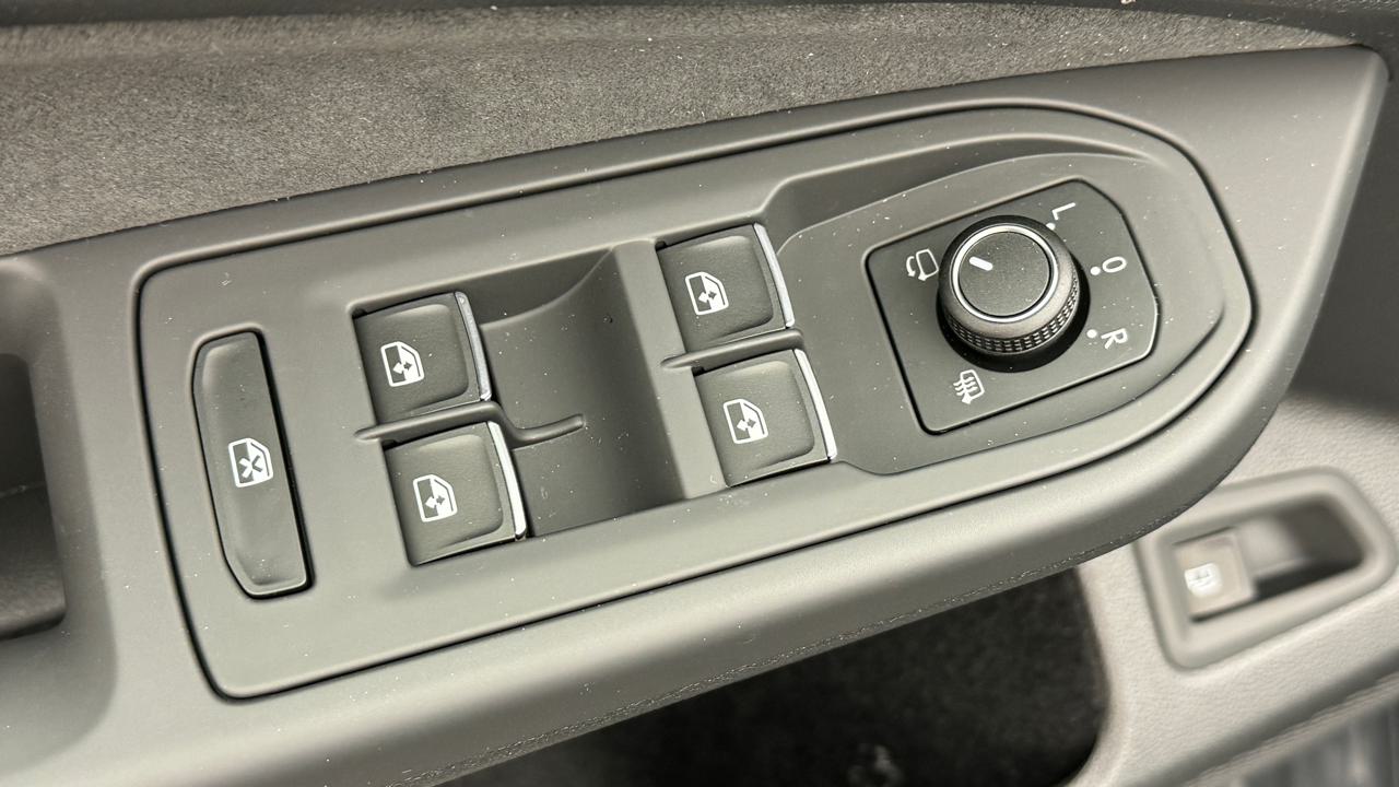 VW Golf VIII 1.5 TSI PHEV Limited-image-8