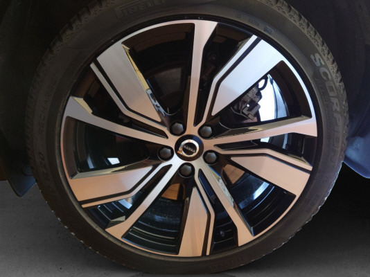 VOLVO XC40 P8 AWD Elec Pro-image-13