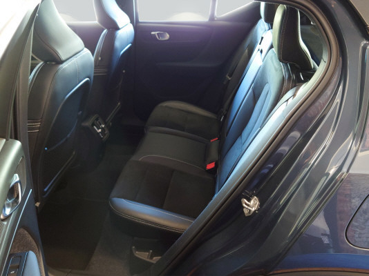 VOLVO XC40 P8 AWD Elec Pro-image-9